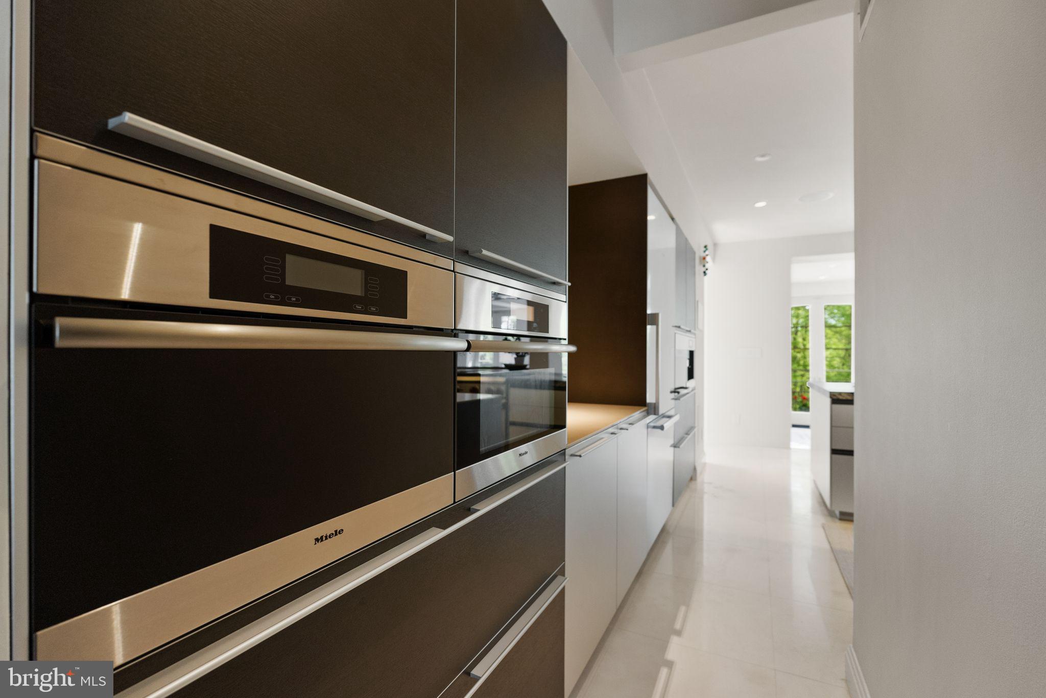 BANNOCKBURN ESTATES - Residential