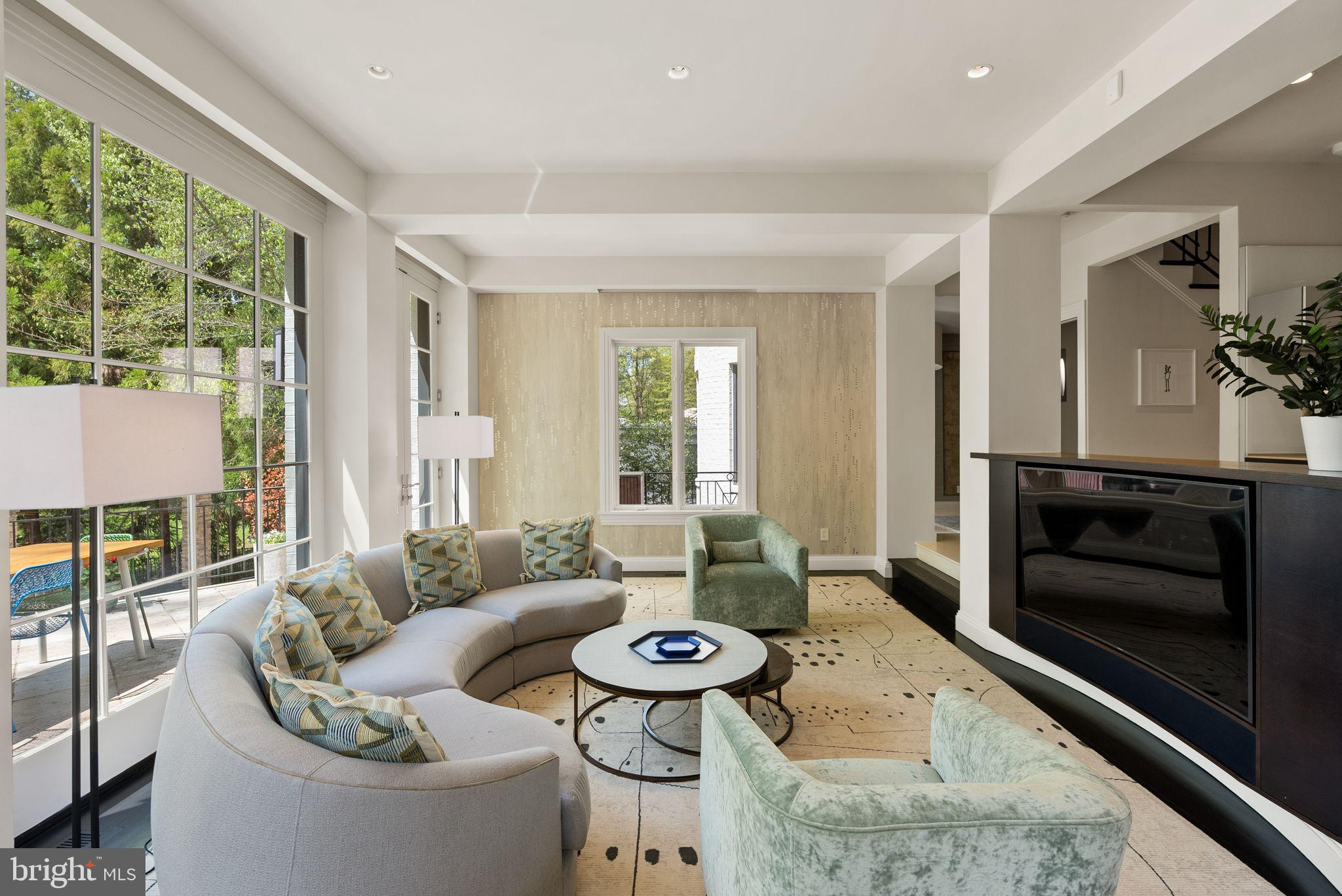 BANNOCKBURN ESTATES - Residential