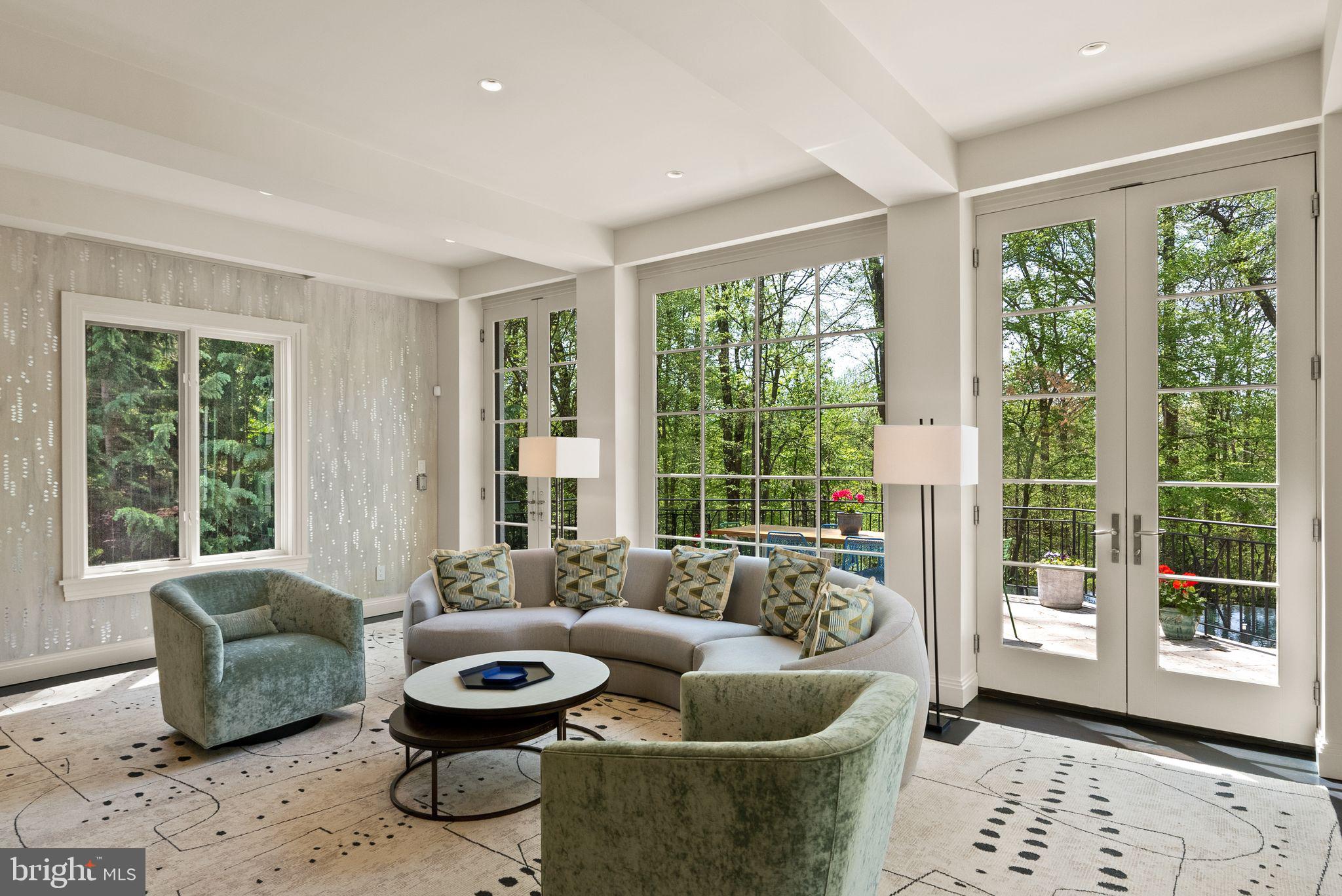 BANNOCKBURN ESTATES - Residential