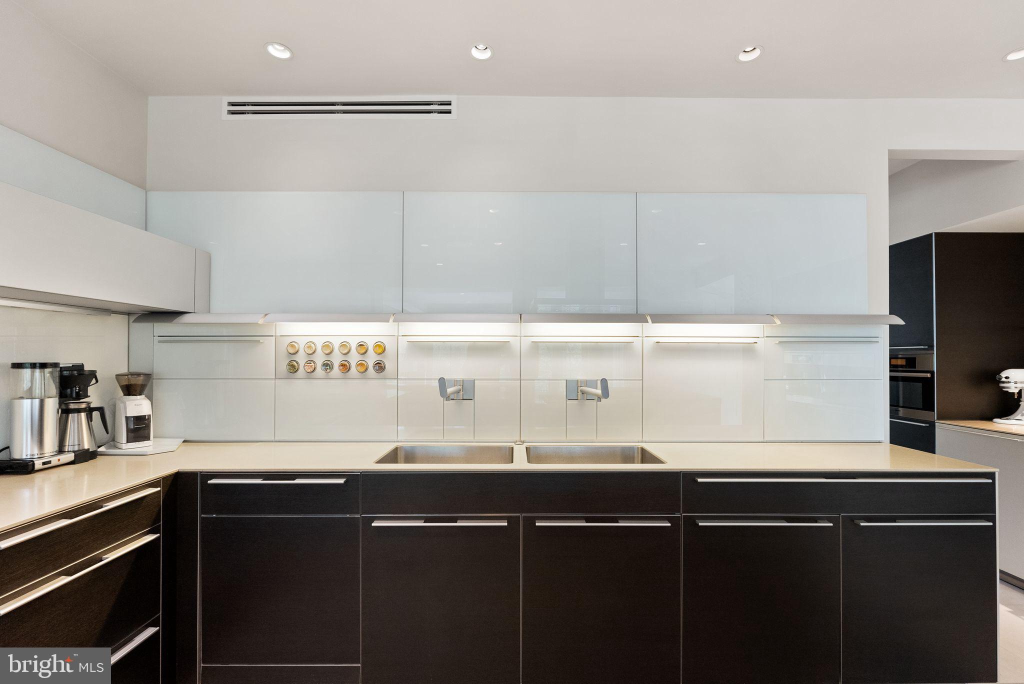 BANNOCKBURN ESTATES - Residential