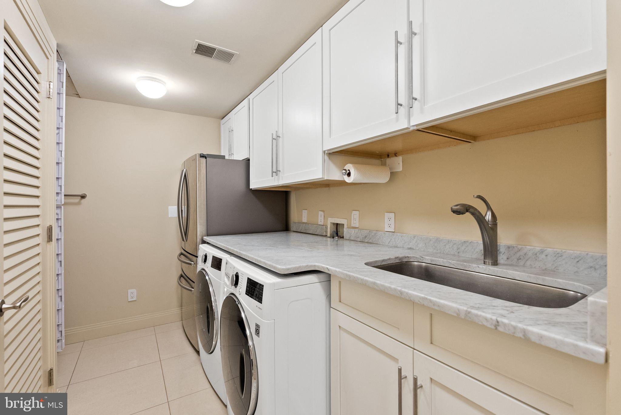 BANNOCKBURN ESTATES - Residential