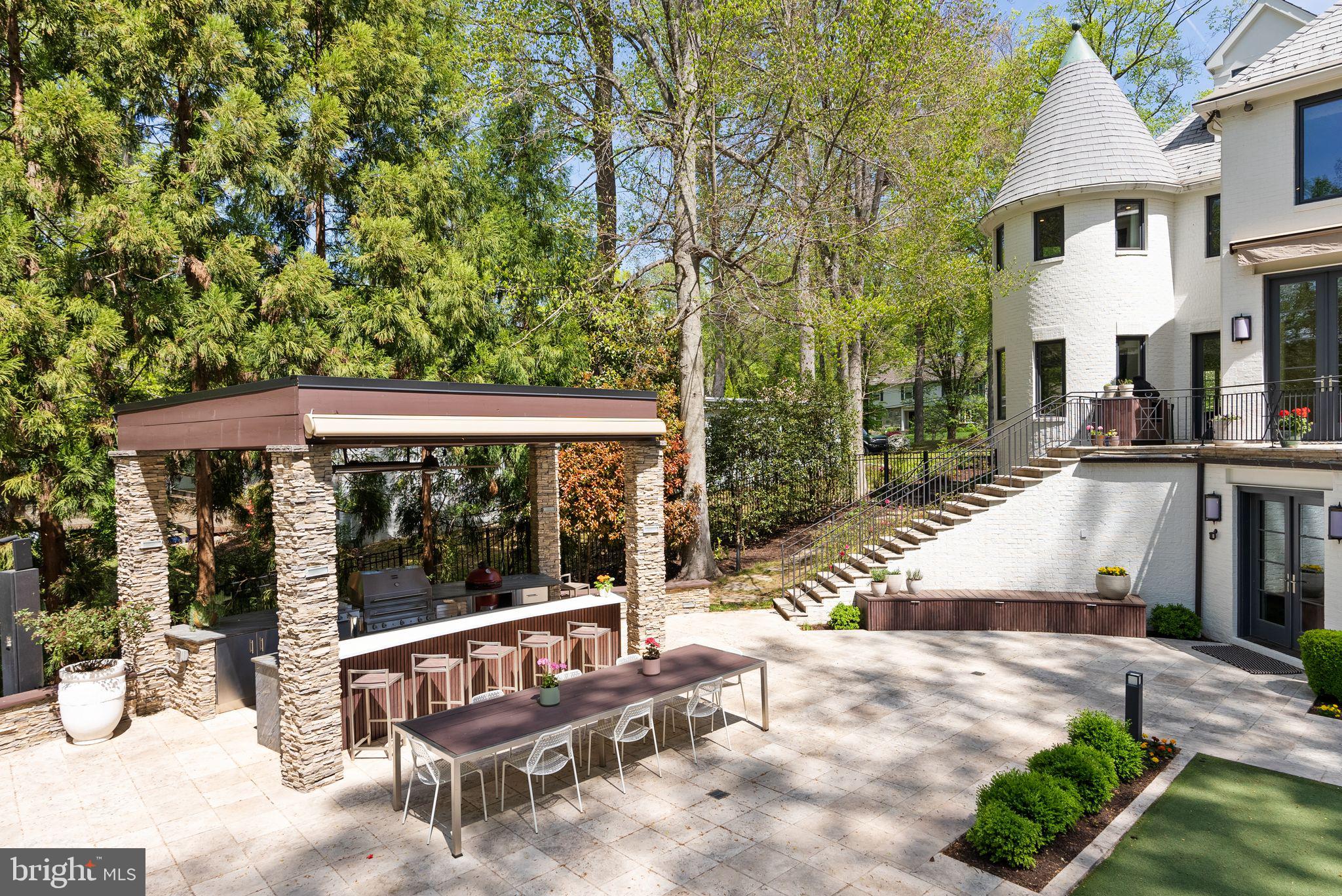 BANNOCKBURN ESTATES - Residential