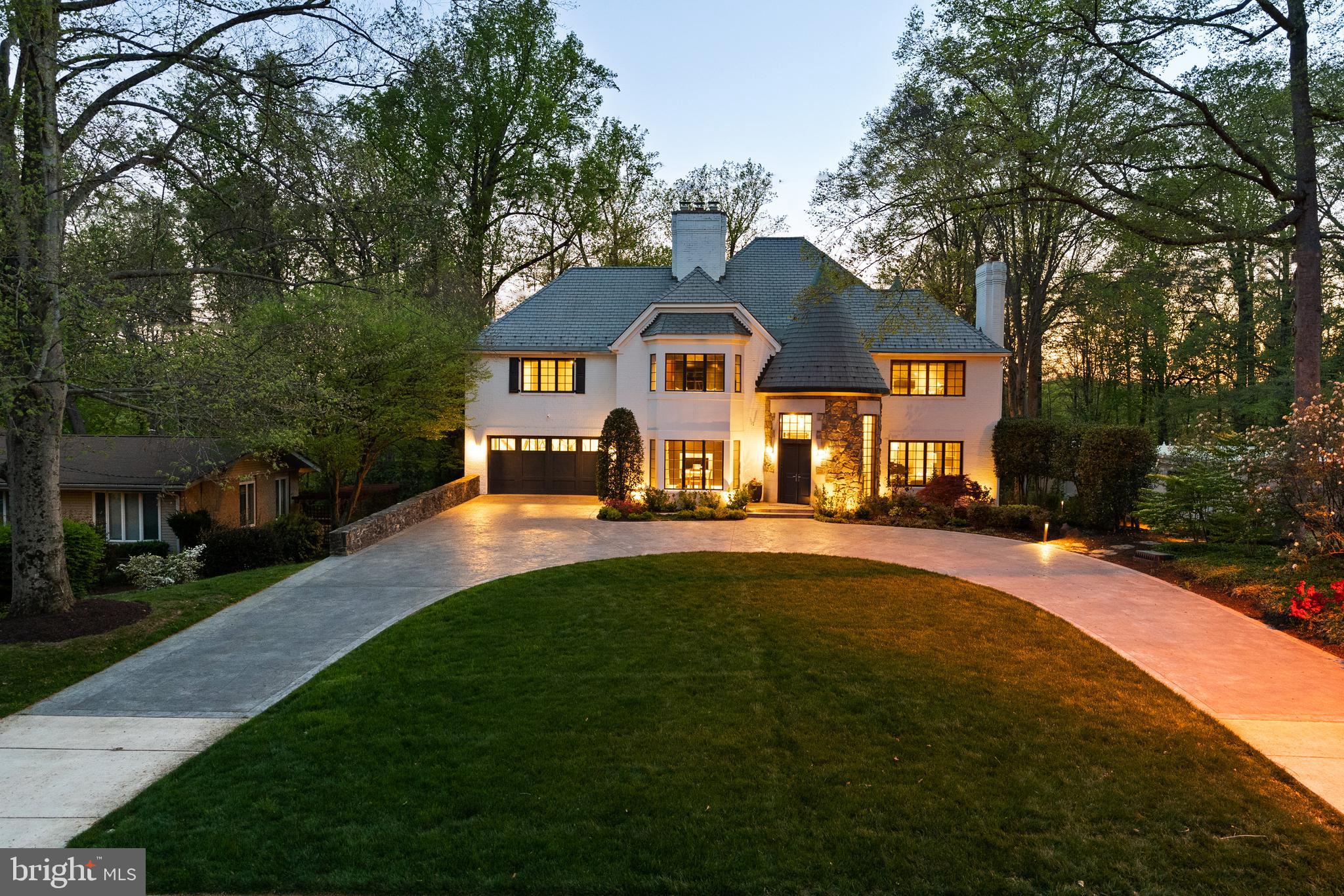 6936 CARMICHAEL AVENUE