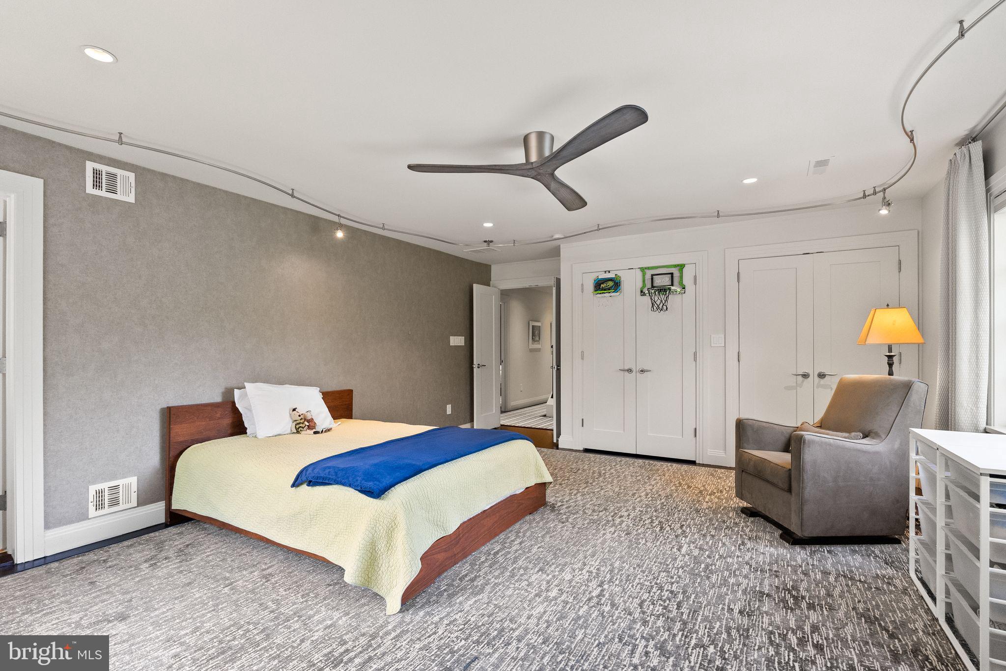 BANNOCKBURN ESTATES - Residential