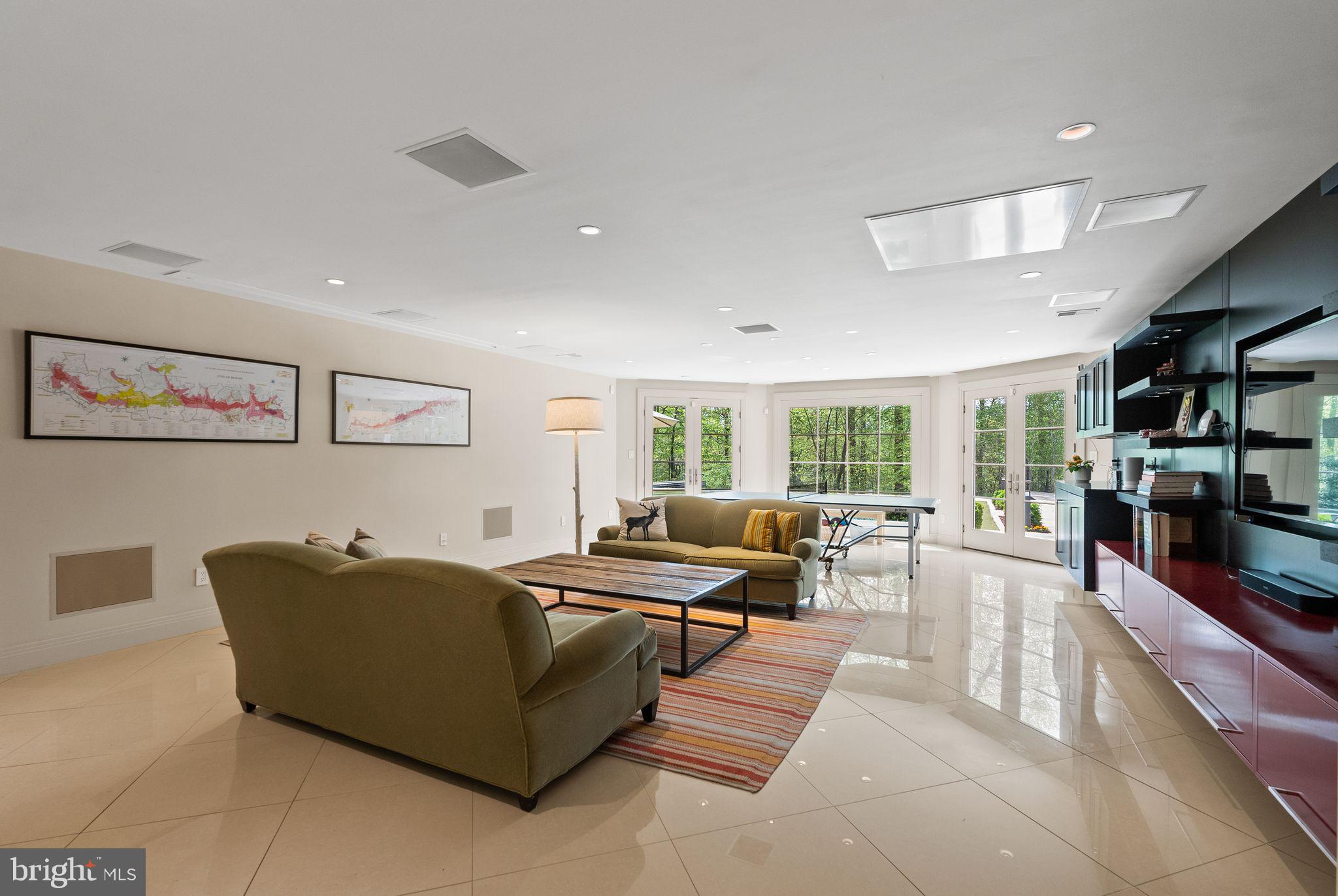 BANNOCKBURN ESTATES - Residential