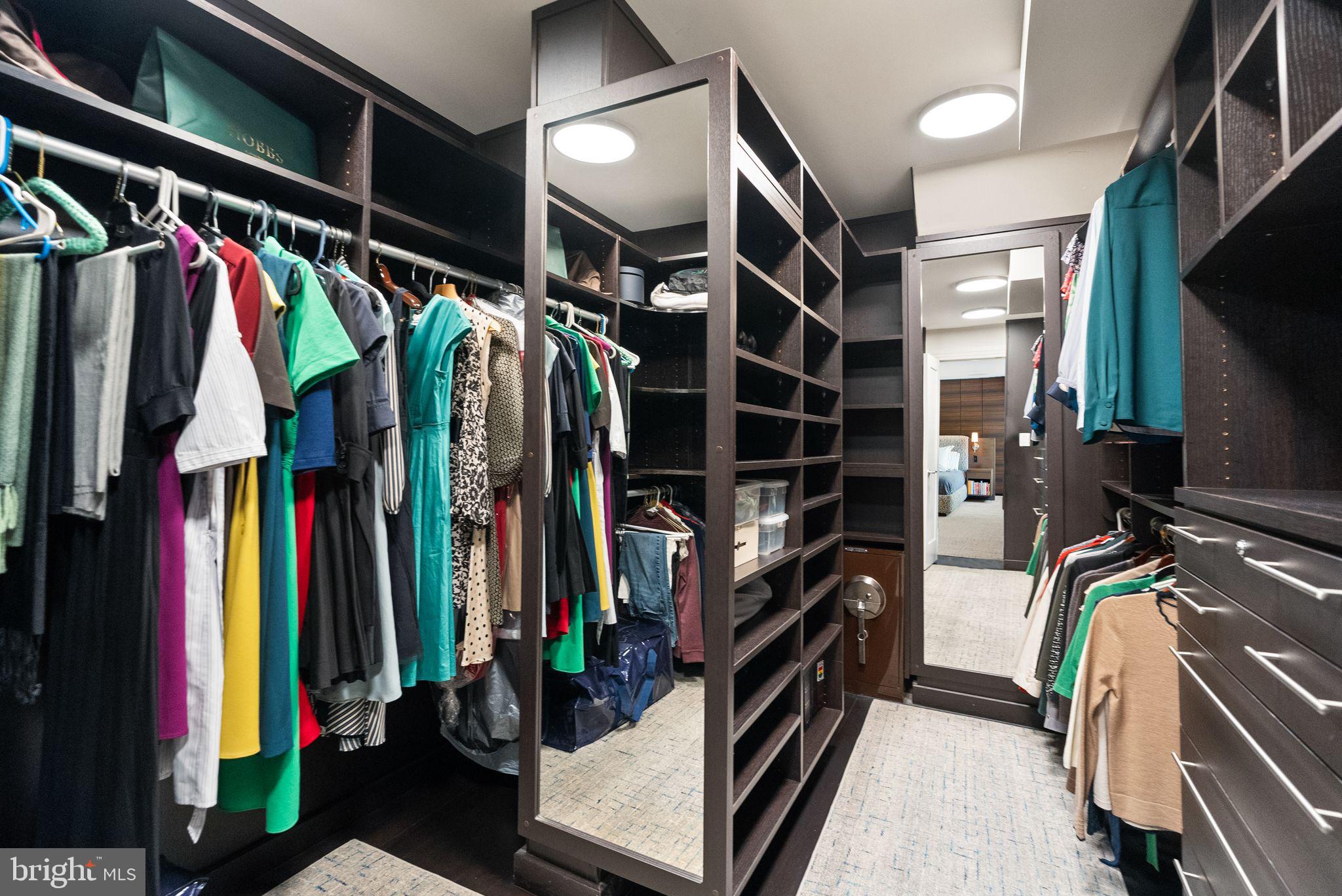 BANNOCKBURN ESTATES - Residential