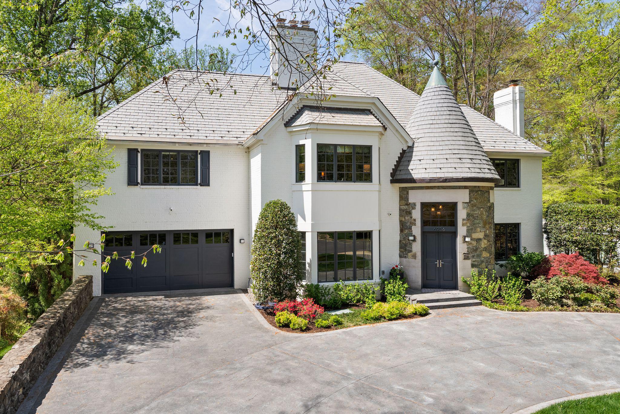 BANNOCKBURN ESTATES - Residential