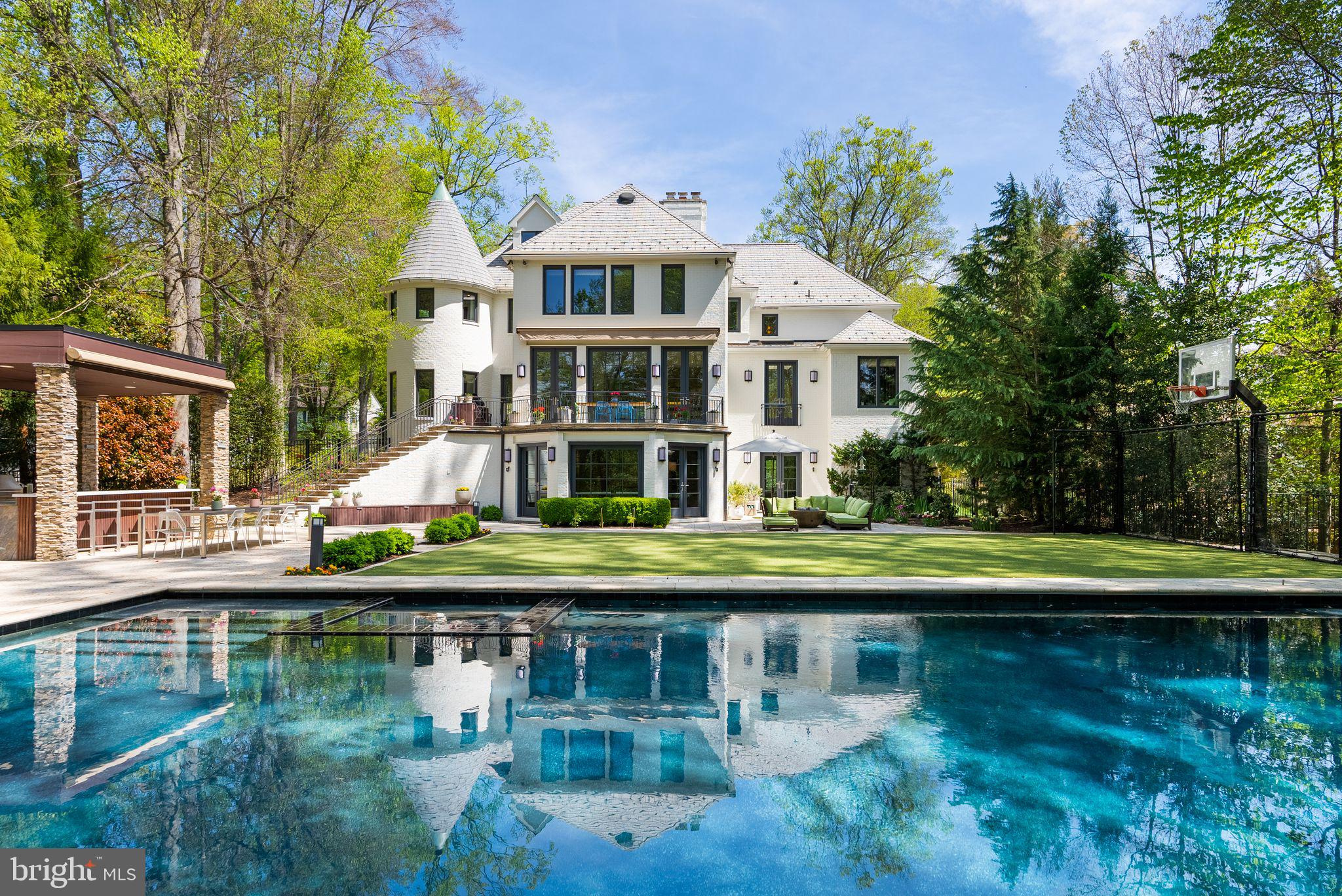 BANNOCKBURN ESTATES - Residential