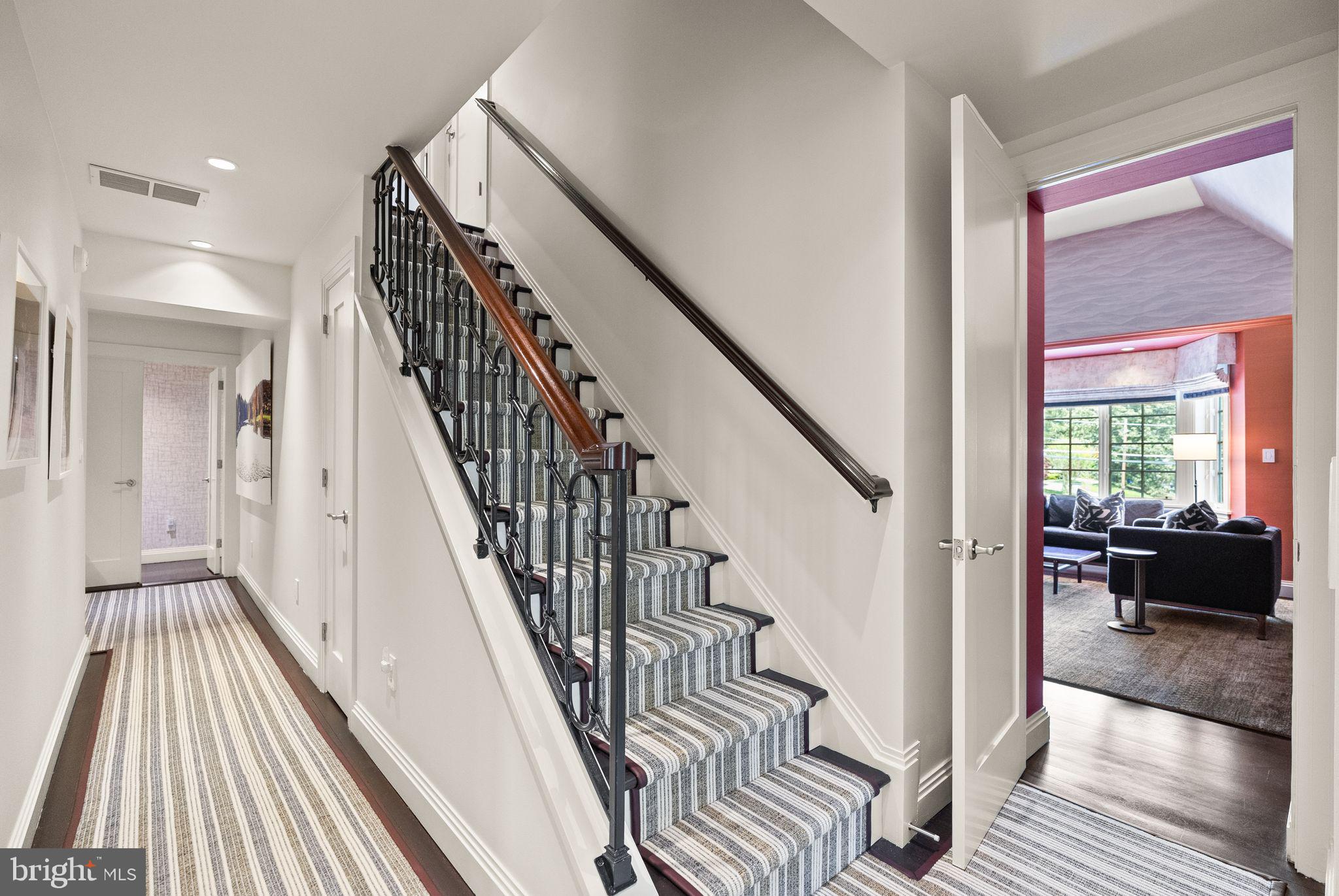 BANNOCKBURN ESTATES - Residential