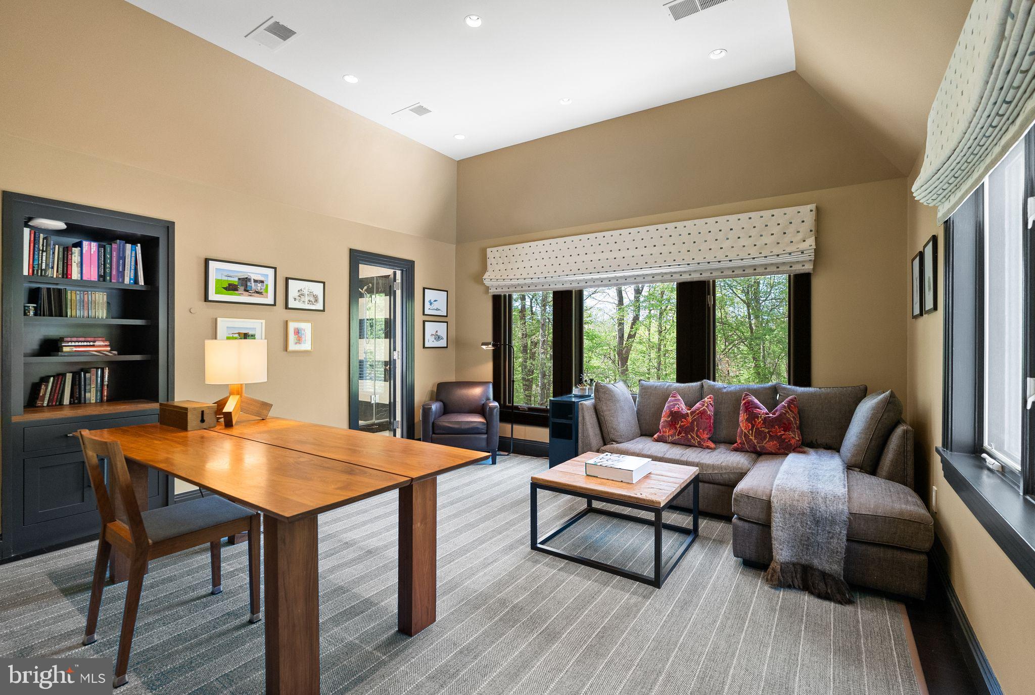 BANNOCKBURN ESTATES - Residential