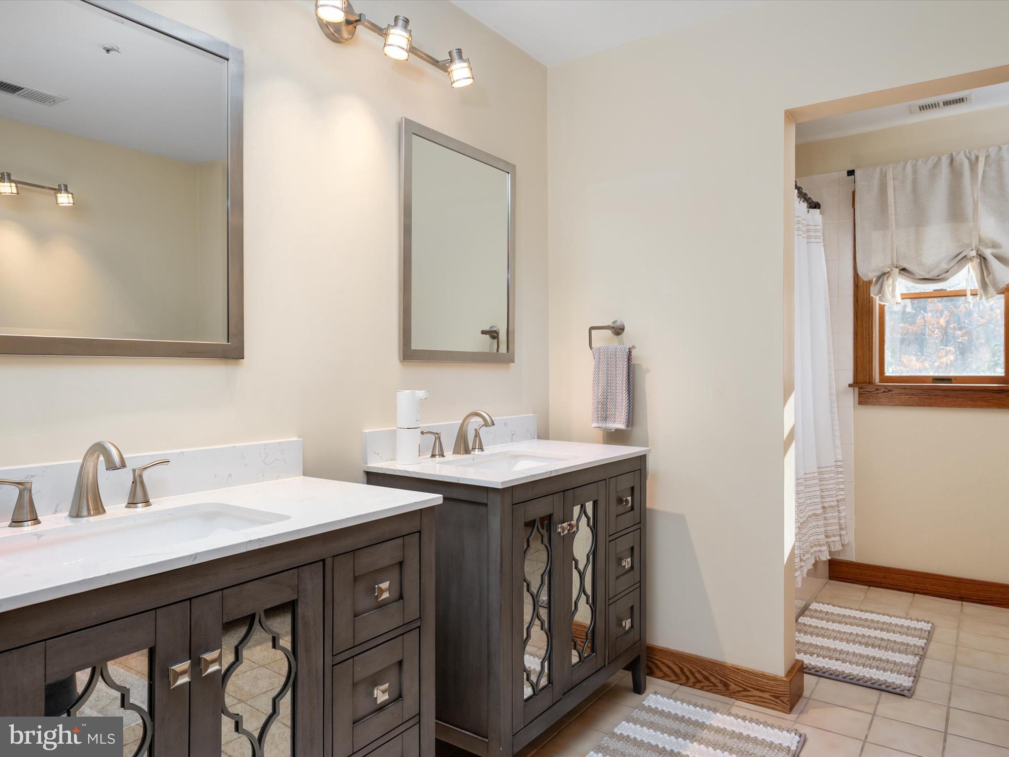 FOREST FIELD - Residential