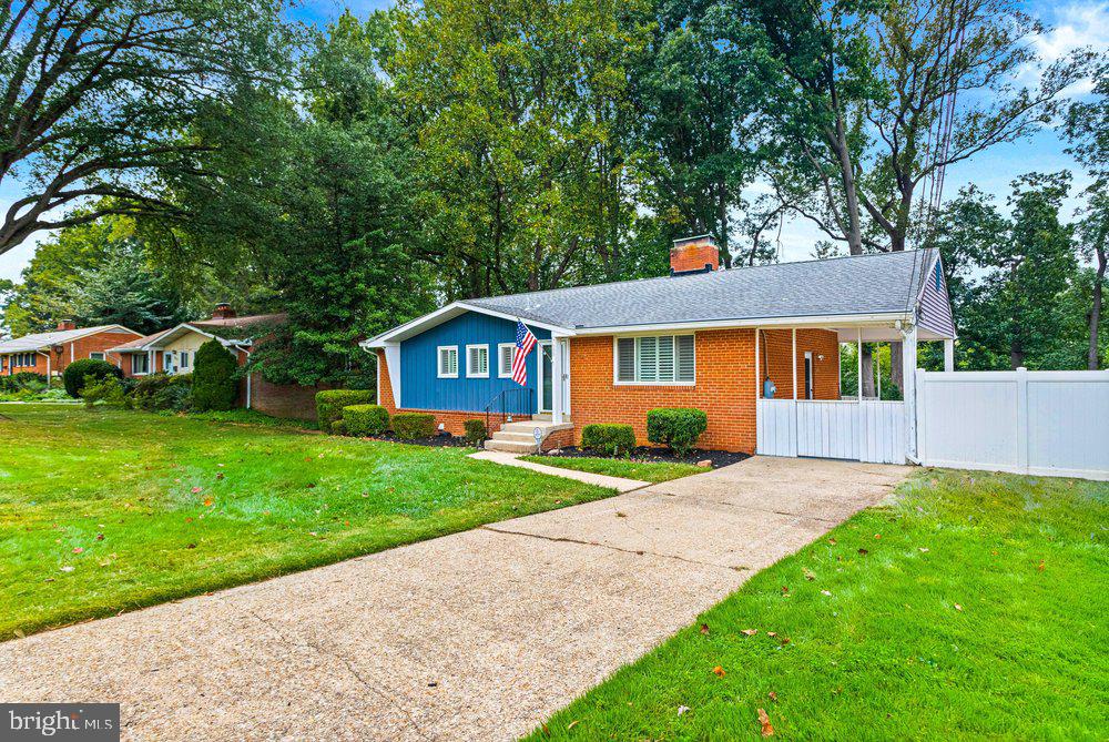 7600 HAMLET STREET