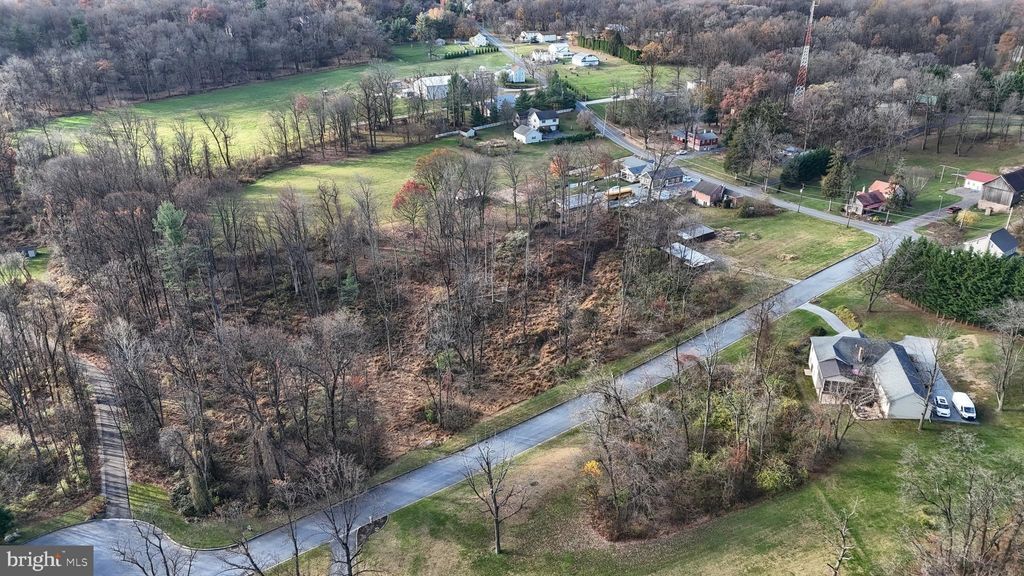 Photo of 433 Sheep Hill Road, NEWMANSTOWN, PA 17073 (MLS # PALN2023758)