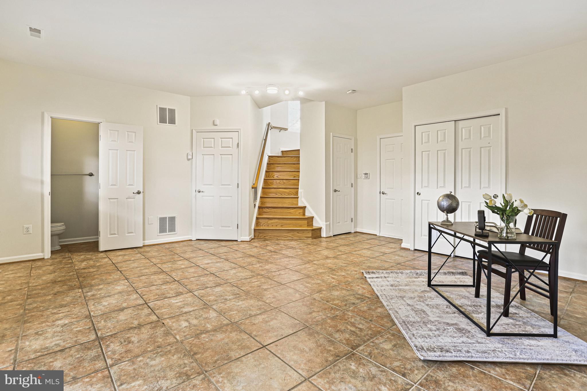 KINGSTOWNE - Residential