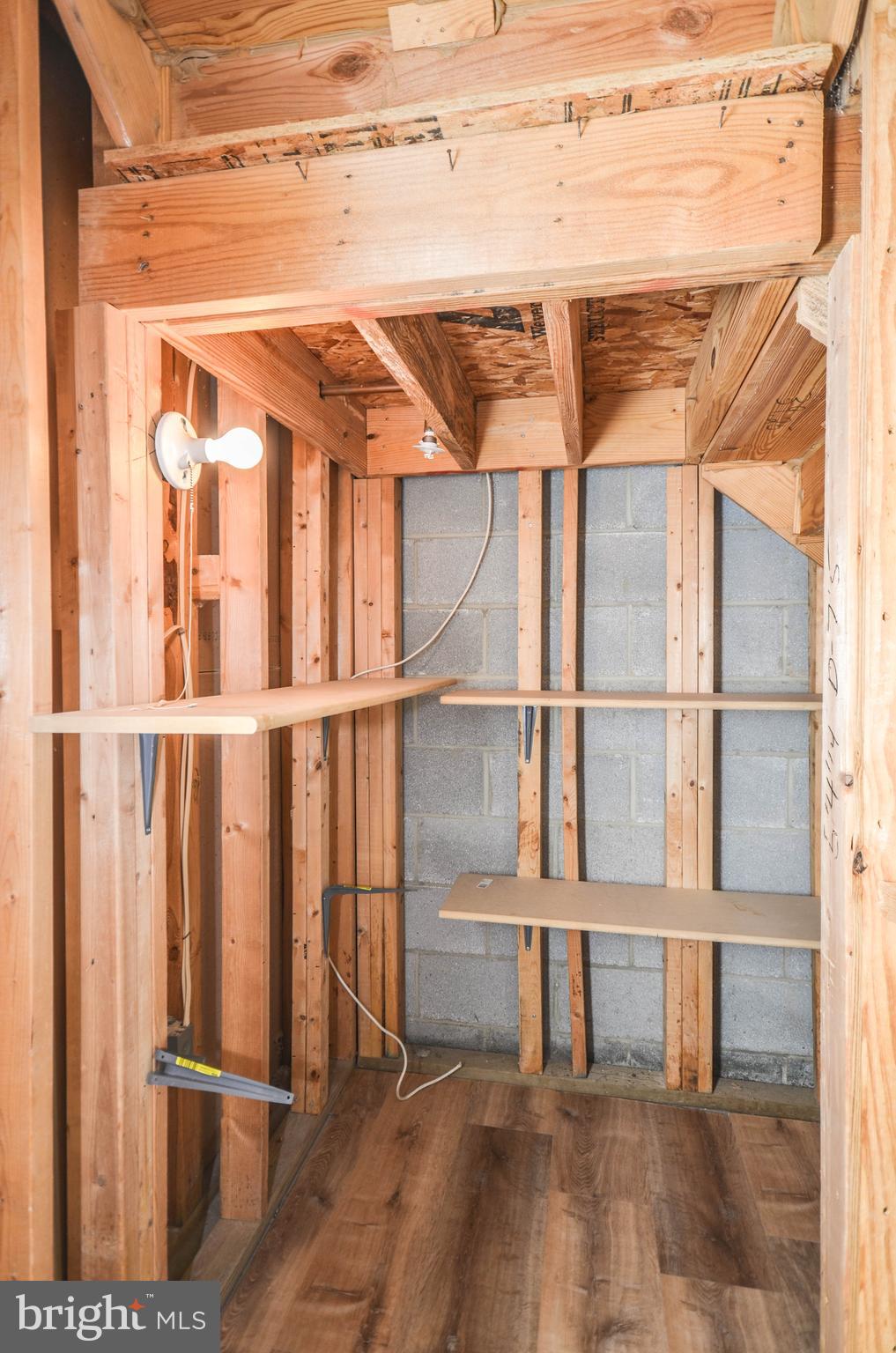 JAMES CREEK - Residential Lease