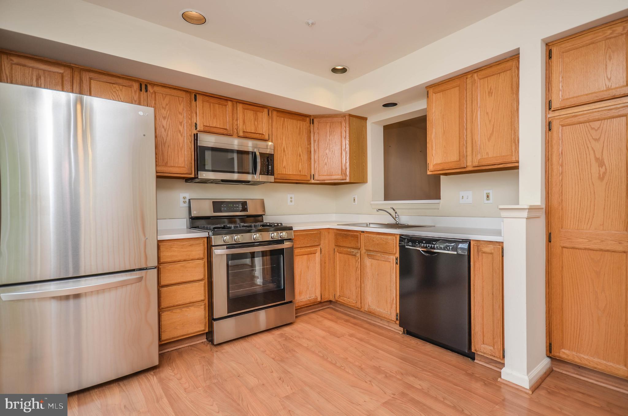 3003 GATEHOUSE COURT