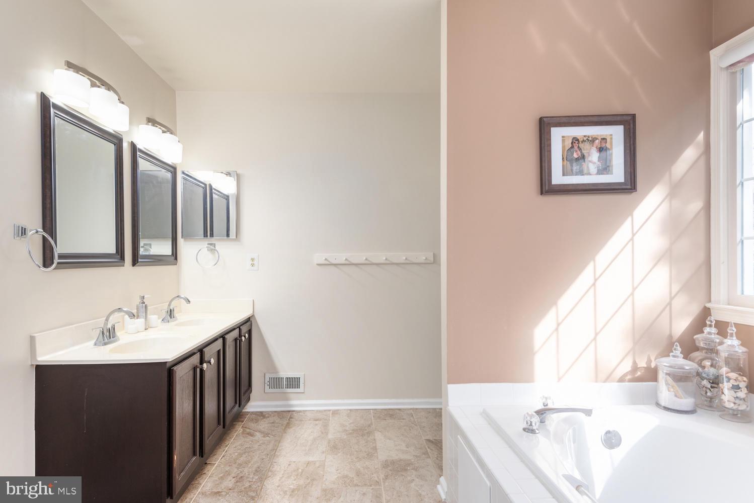 SUMMERWOOD - Residential