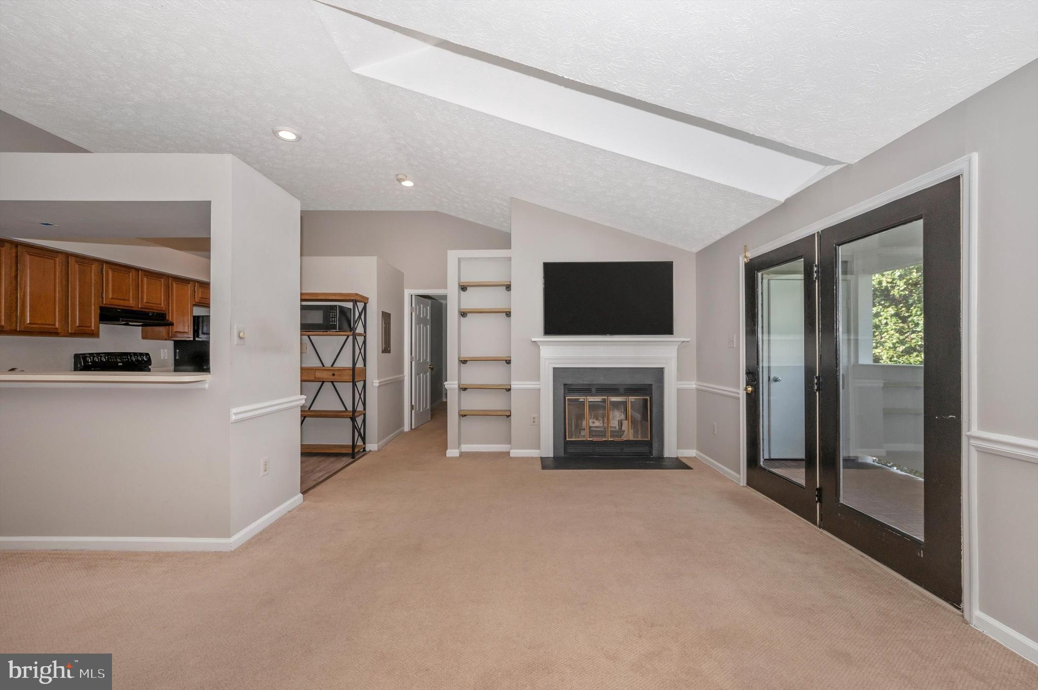 WATERS EDGE AT NORTH LAKE - Residential