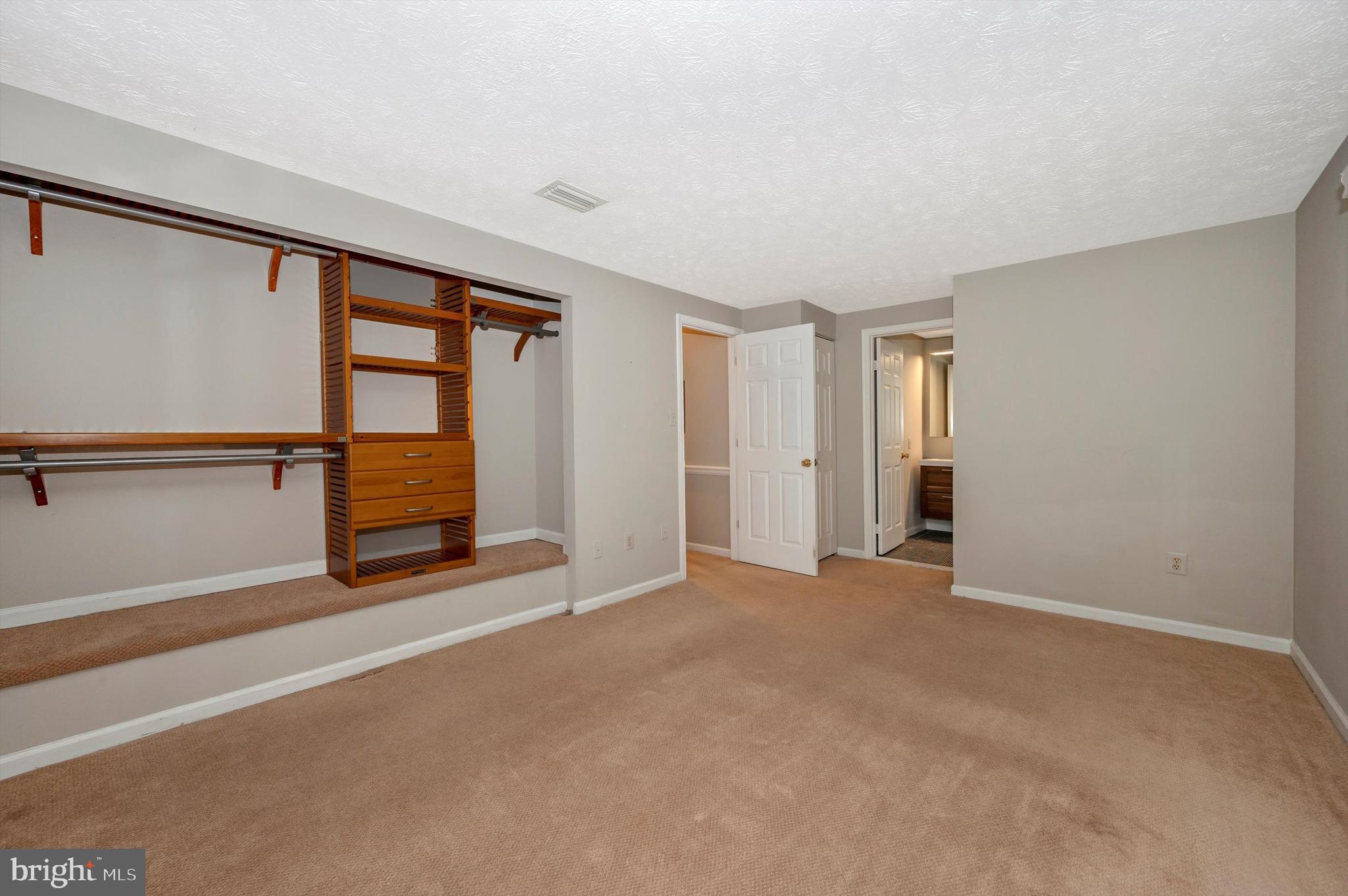 WATERS EDGE AT NORTH LAKE - Residential