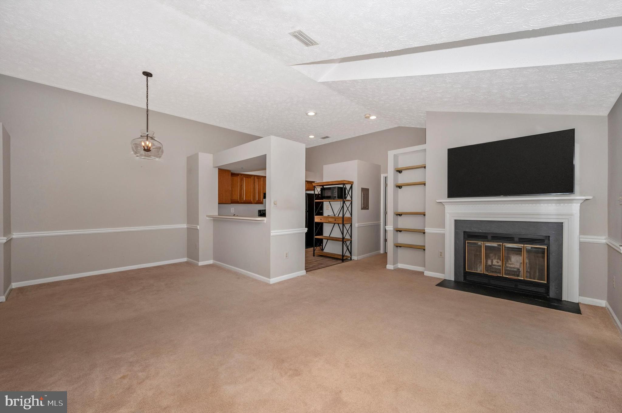 WATERS EDGE AT NORTH LAKE - Residential