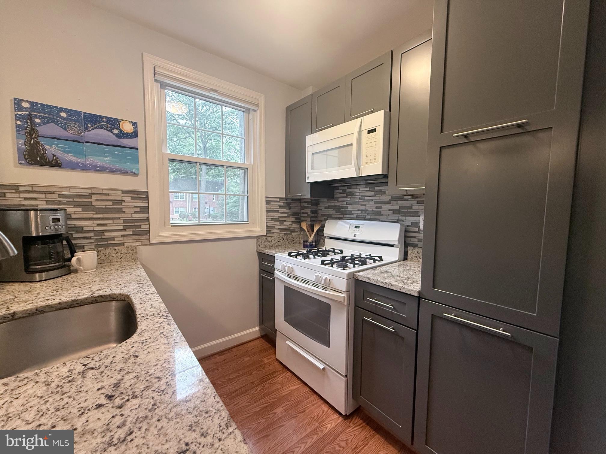 4318 N PERSHING DRIVE 43181