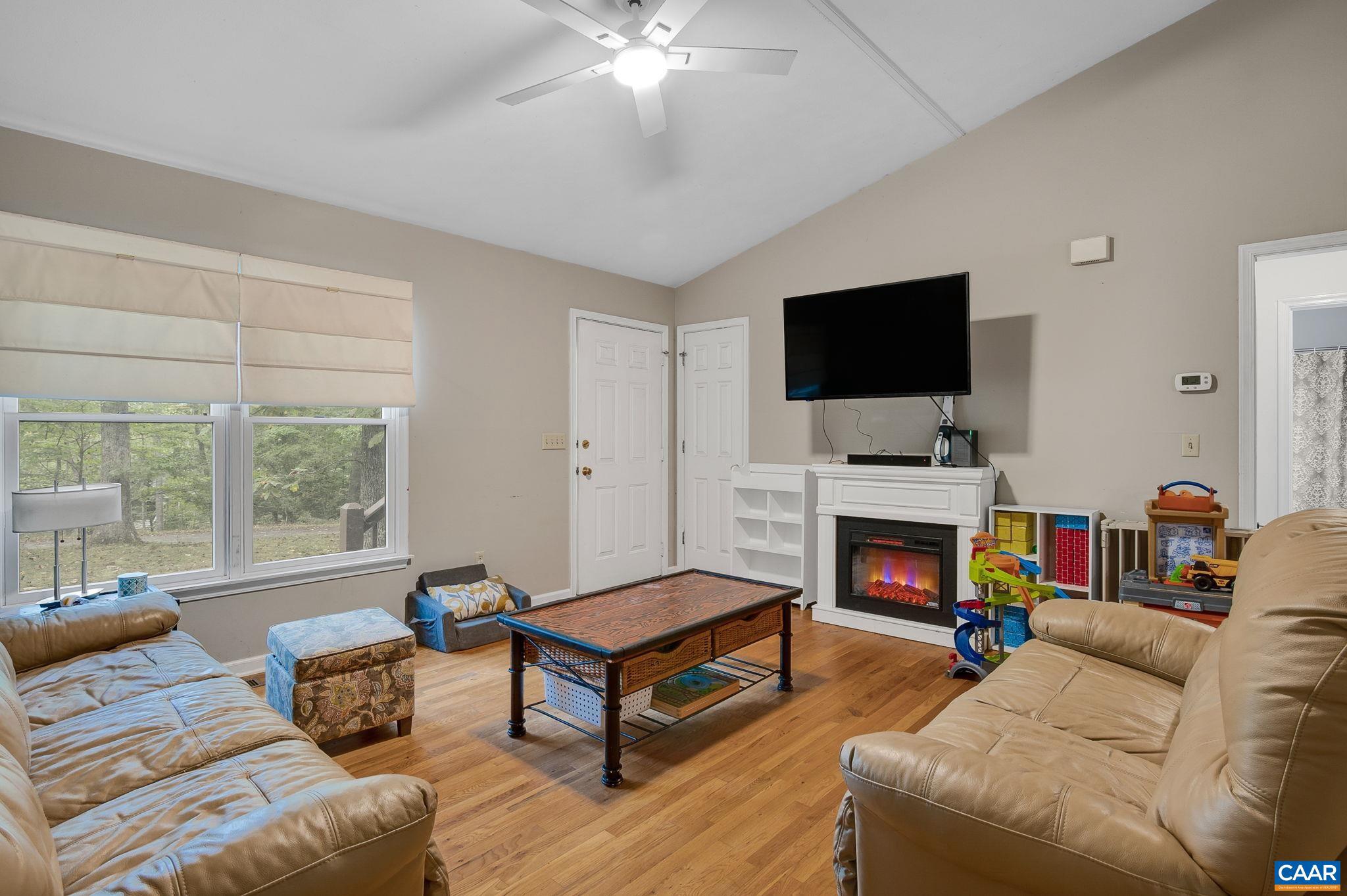 LAKE MONTICELLO - Residential