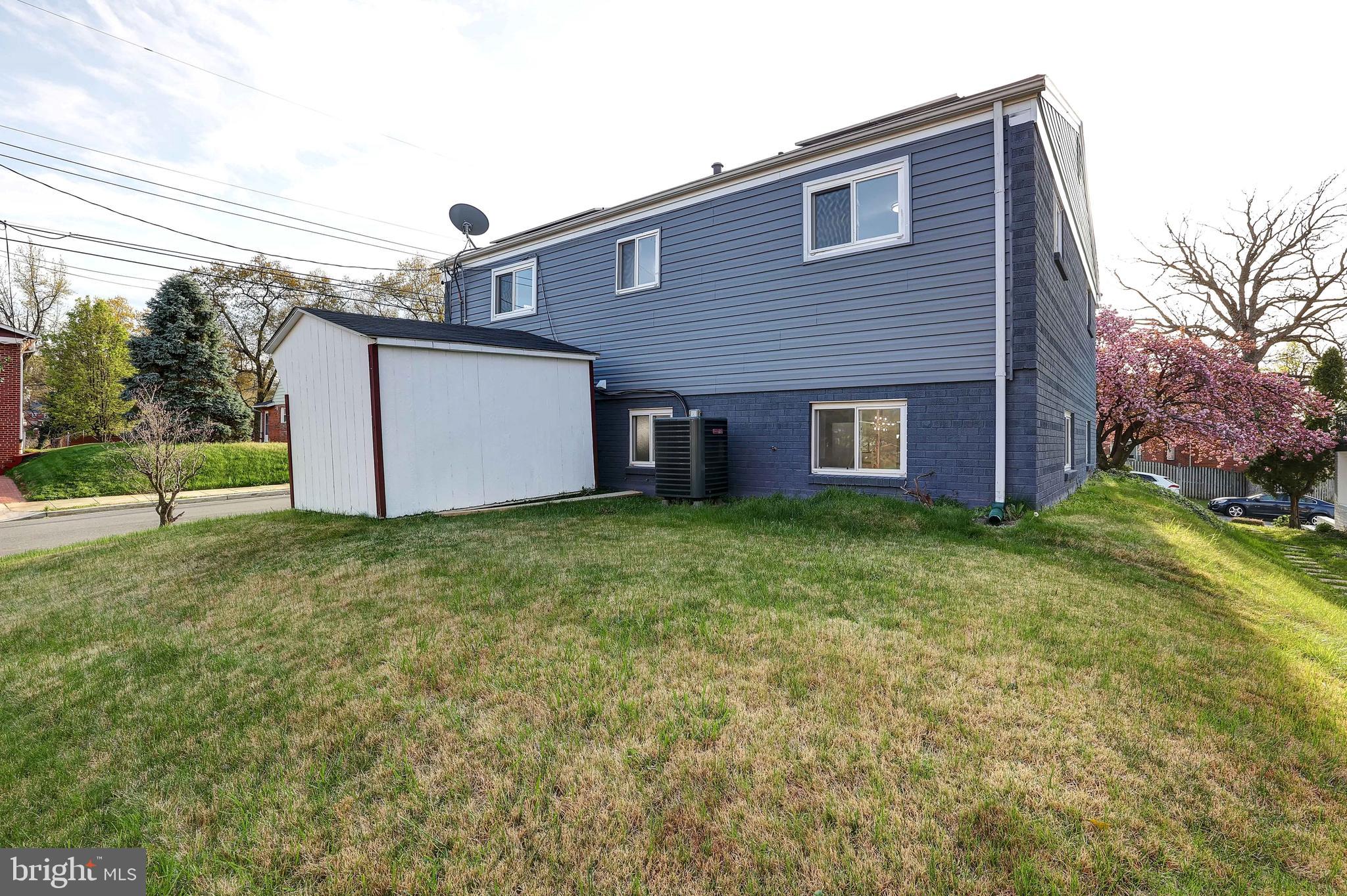 HILL CREST - Residential