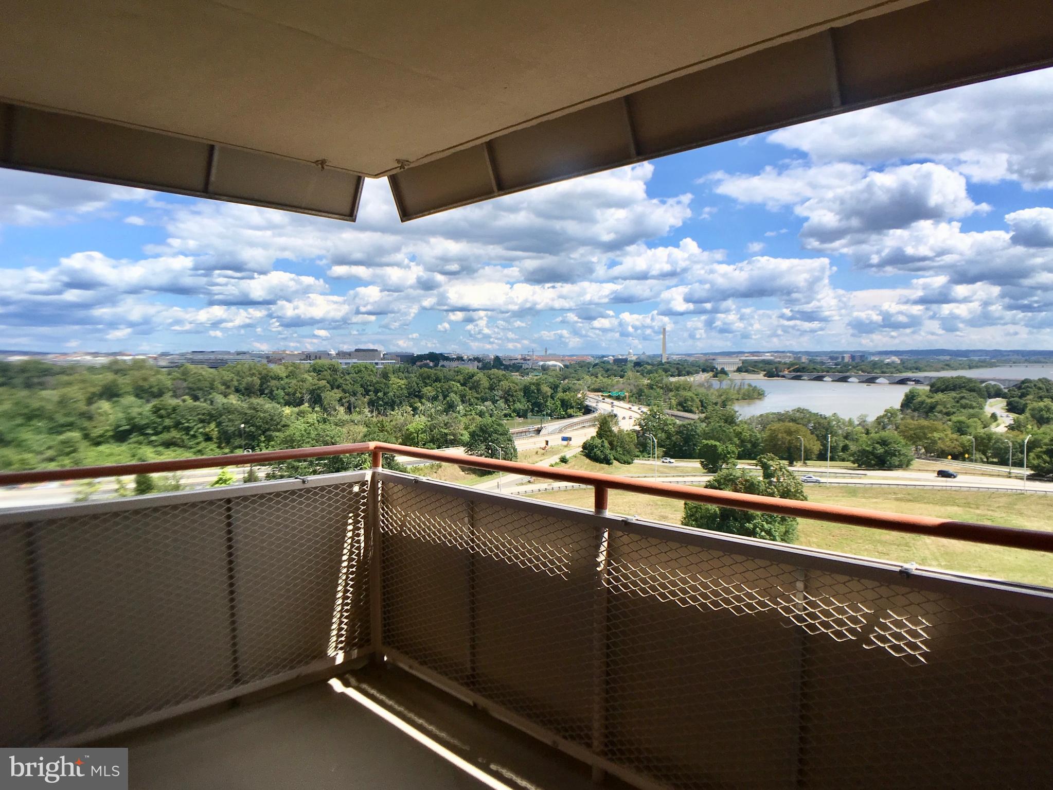 1011 ARLINGTON BOULEVARD 930