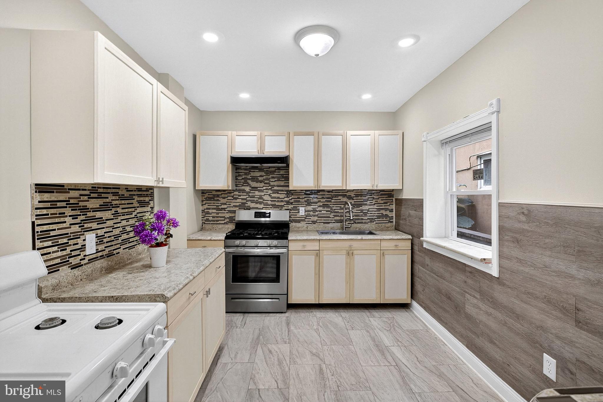 KENSINGTON - Residential