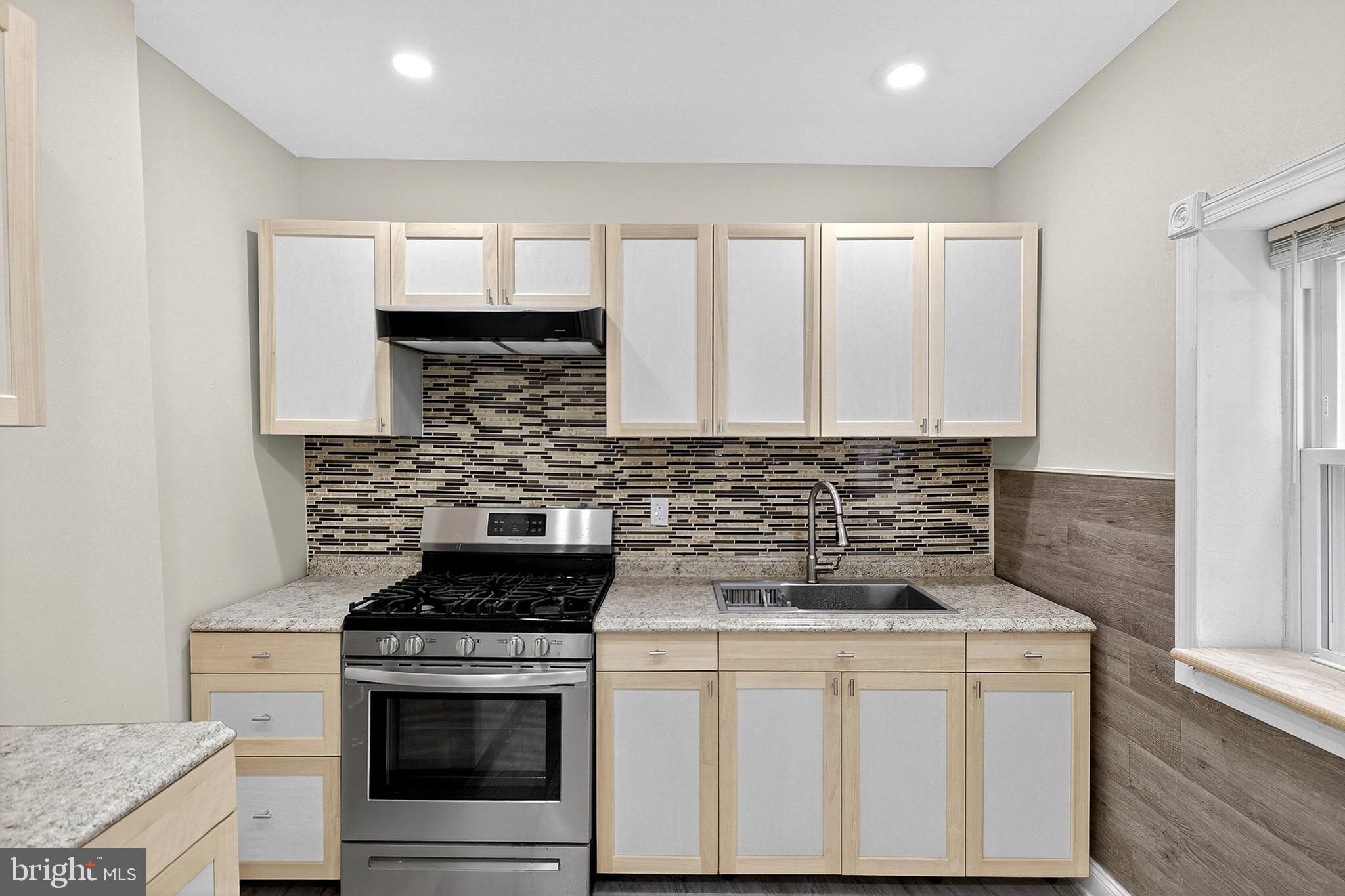 KENSINGTON - Residential