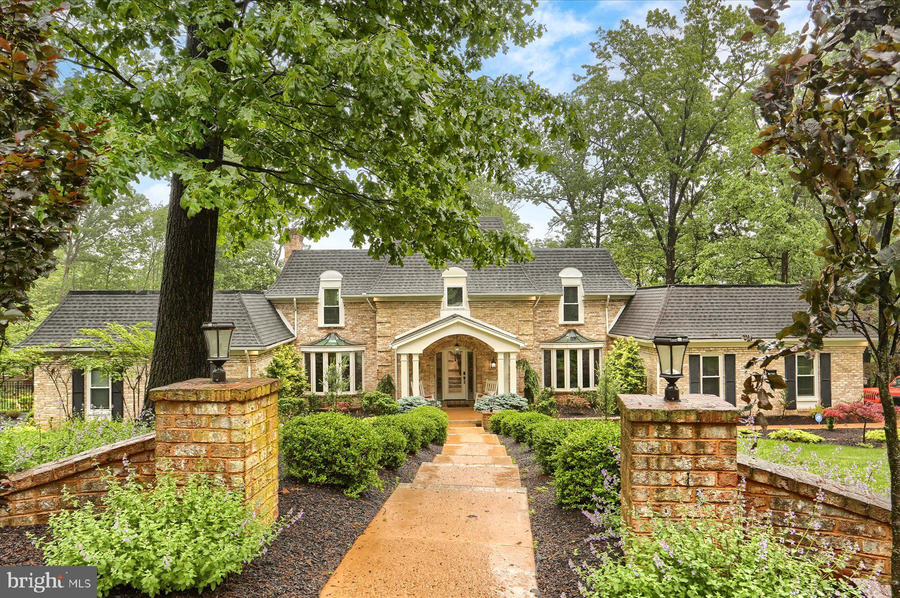 1715 MOUNTAIN VIEW ROAD