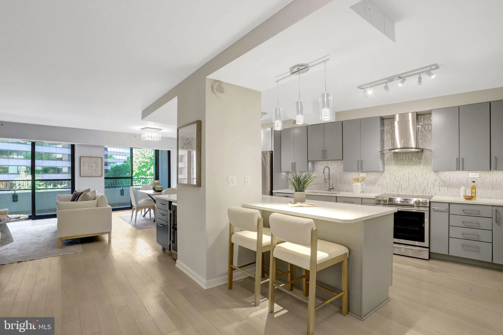 1300 Crystal Drive Unit 601S