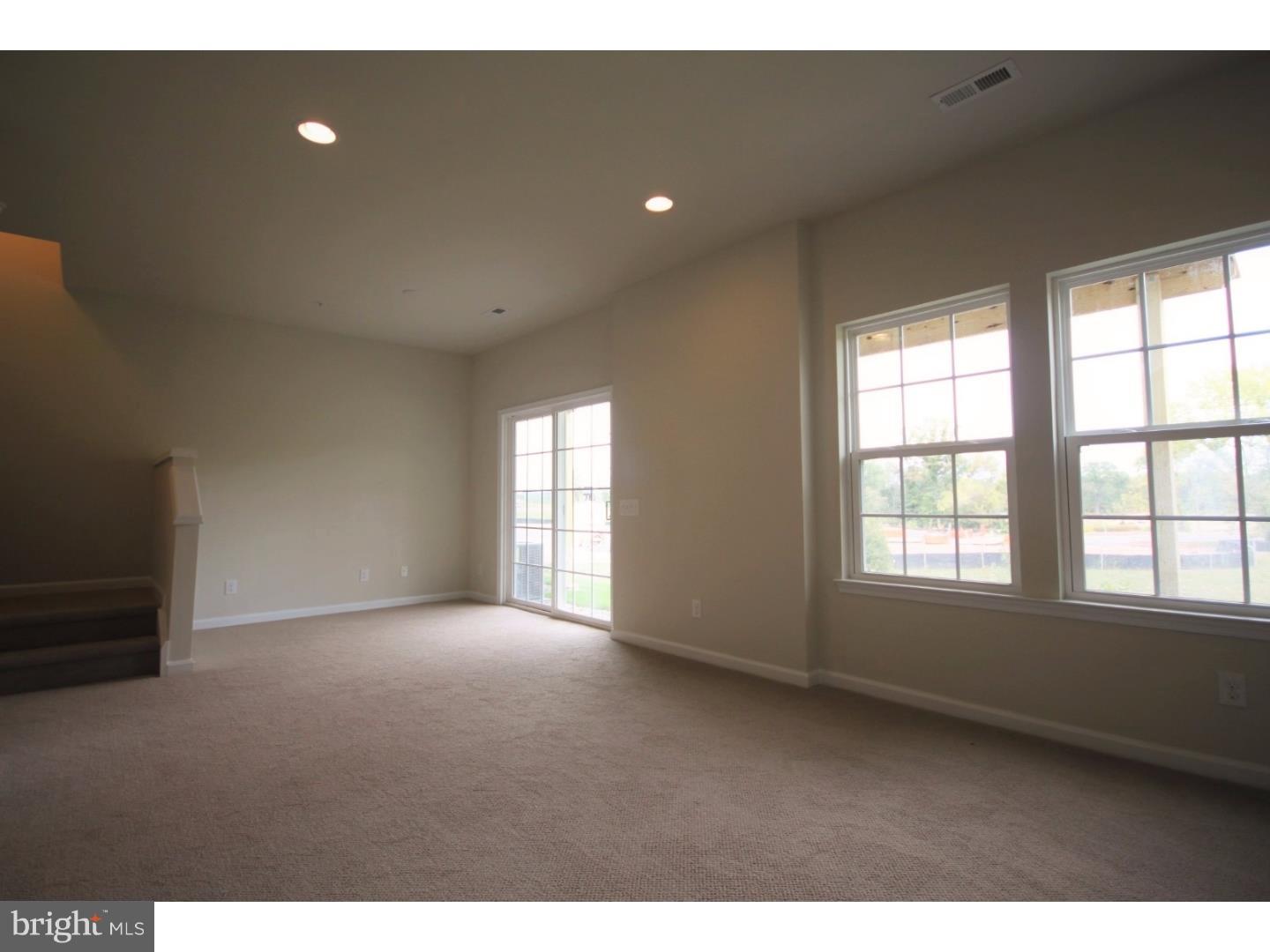 WARRINGTON POINTE - Residential Lease