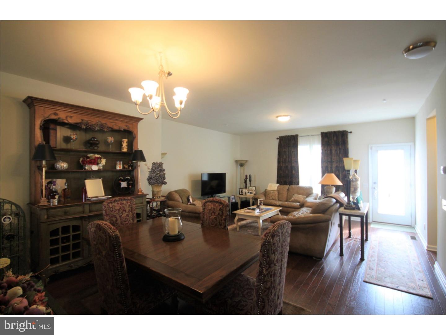 WARRINGTON POINTE - Residential Lease