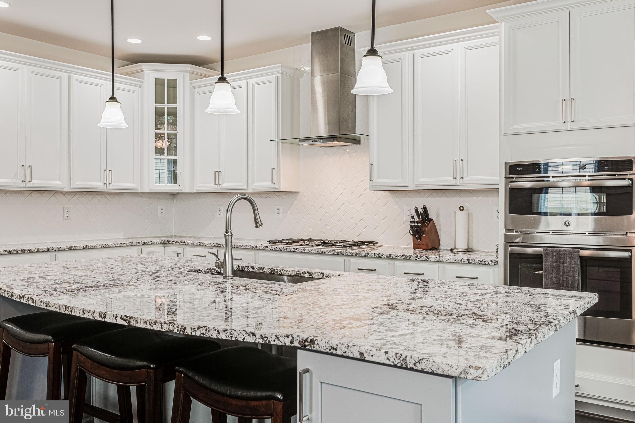 MARLBORO RIDGE - Residential