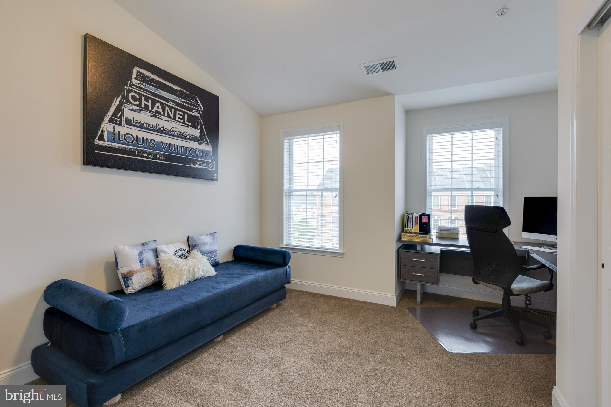 MARLBORO RIDGE - Residential