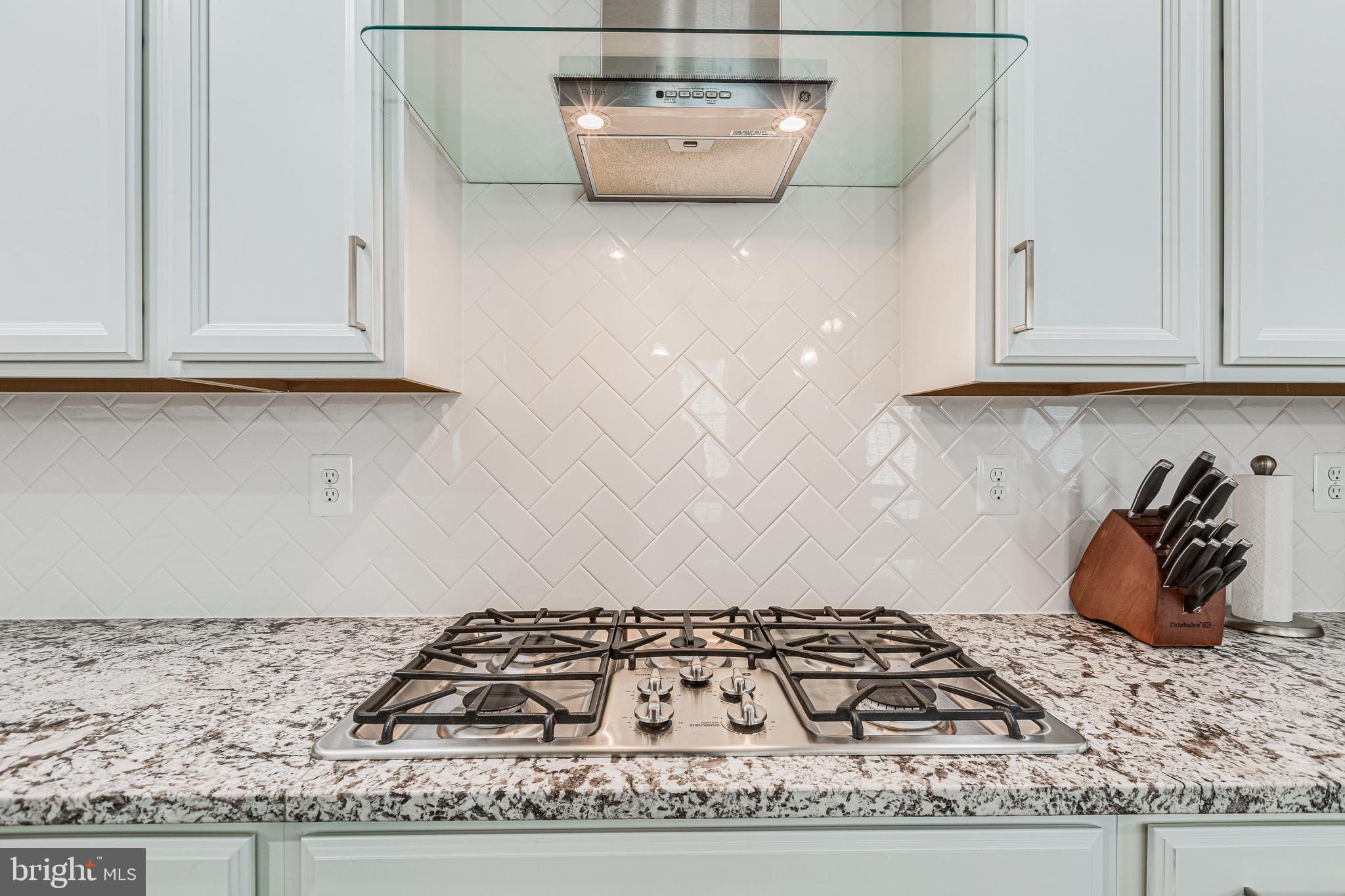 MARLBORO RIDGE - Residential