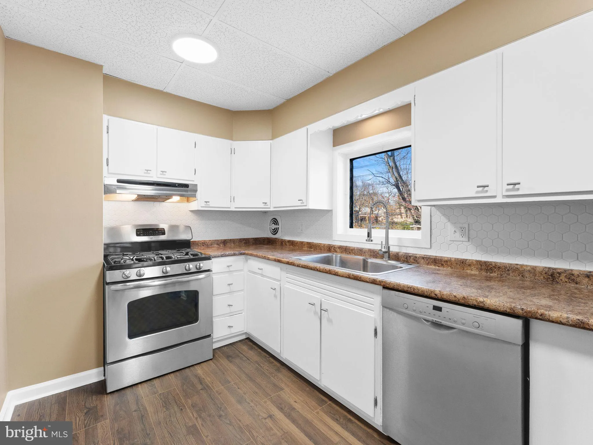 Burlington, New Jersey 08016, United States, 3 Bedrooms Bedrooms, ,1 BathroomBathrooms,Residential,Active,250560