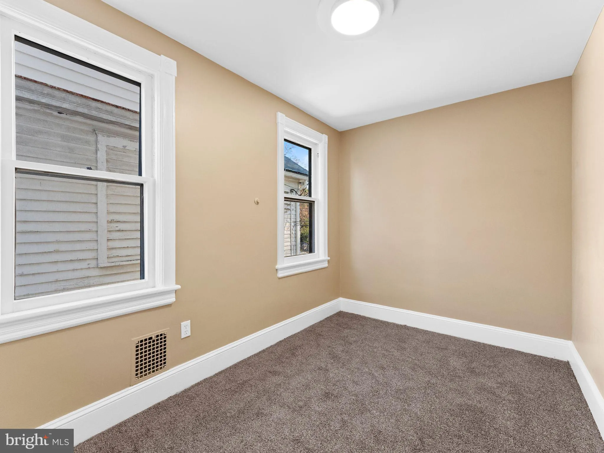 Burlington, New Jersey 08016, United States, 3 Bedrooms Bedrooms, ,1 BathroomBathrooms,Residential,Active,250560