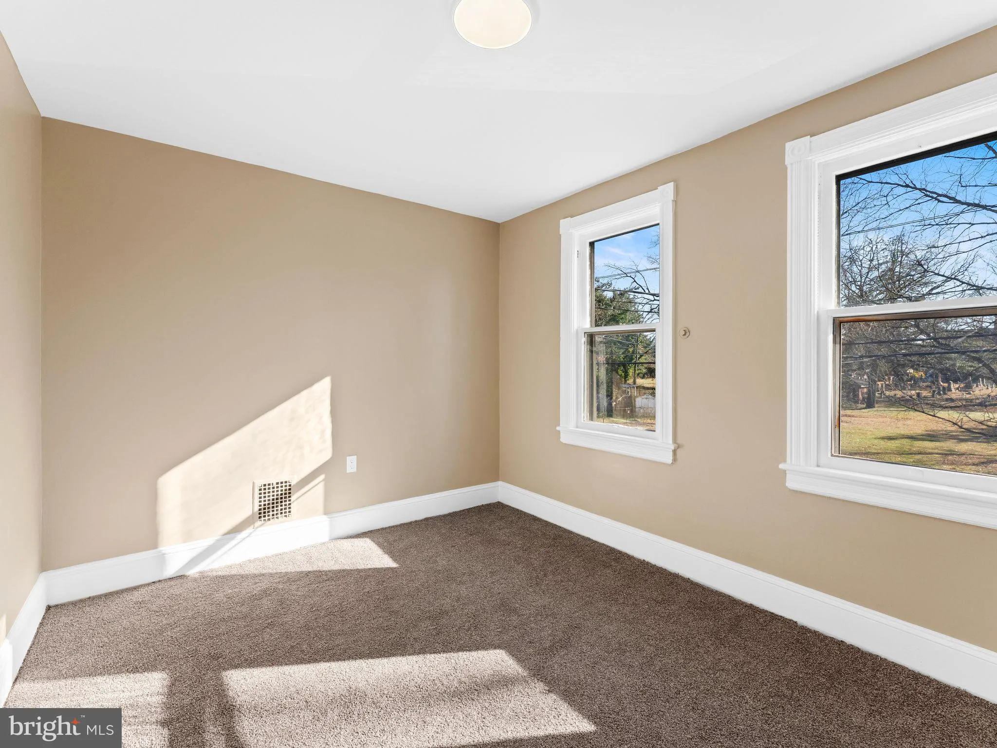 Burlington, New Jersey 08016, United States, 3 Bedrooms Bedrooms, ,1 BathroomBathrooms,Residential,Active,250560