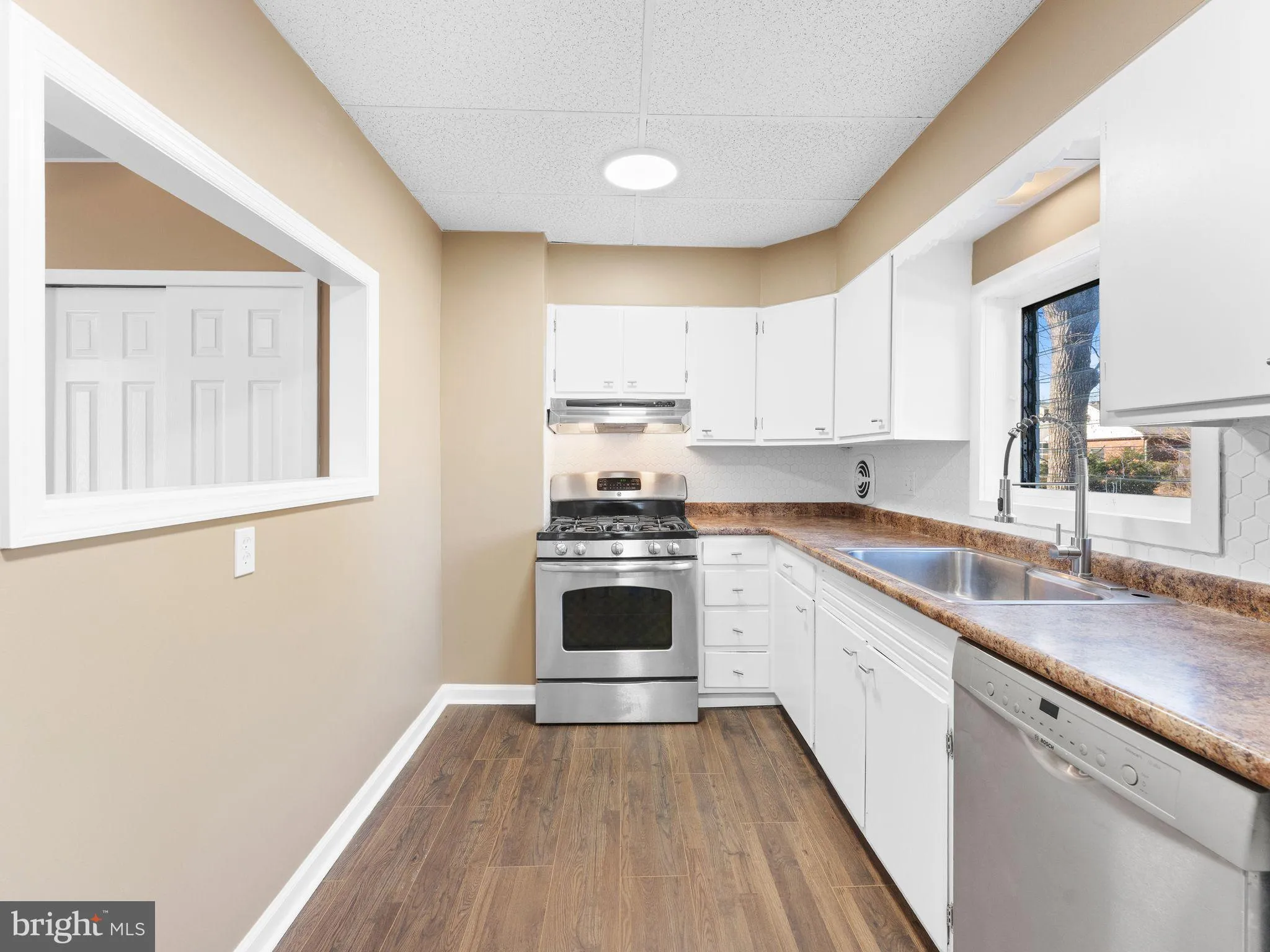 Burlington, New Jersey 08016, United States, 3 Bedrooms Bedrooms, ,1 BathroomBathrooms,Residential,Active,250560