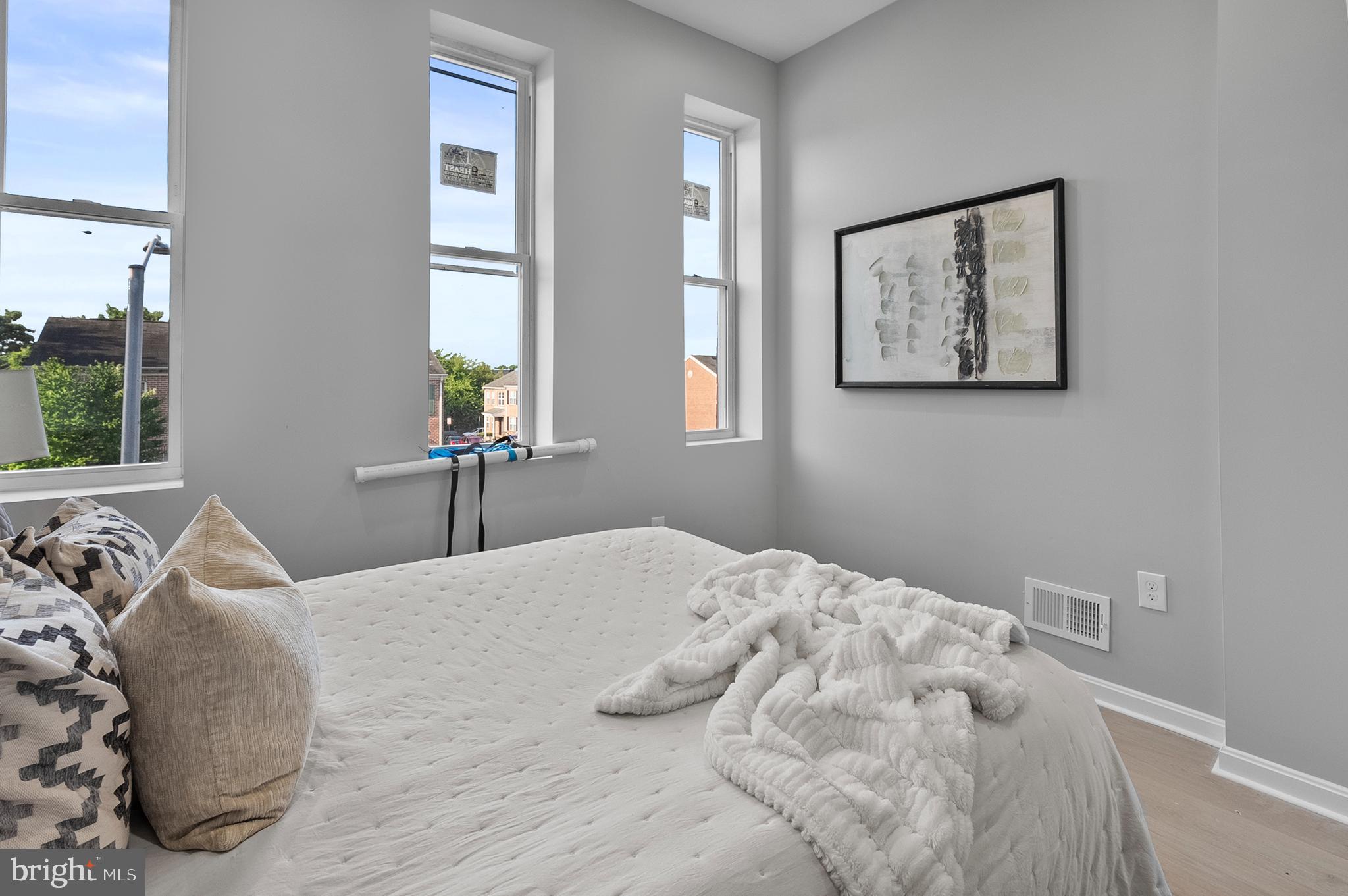 SANDTOWN-WINCHESTER - Residential