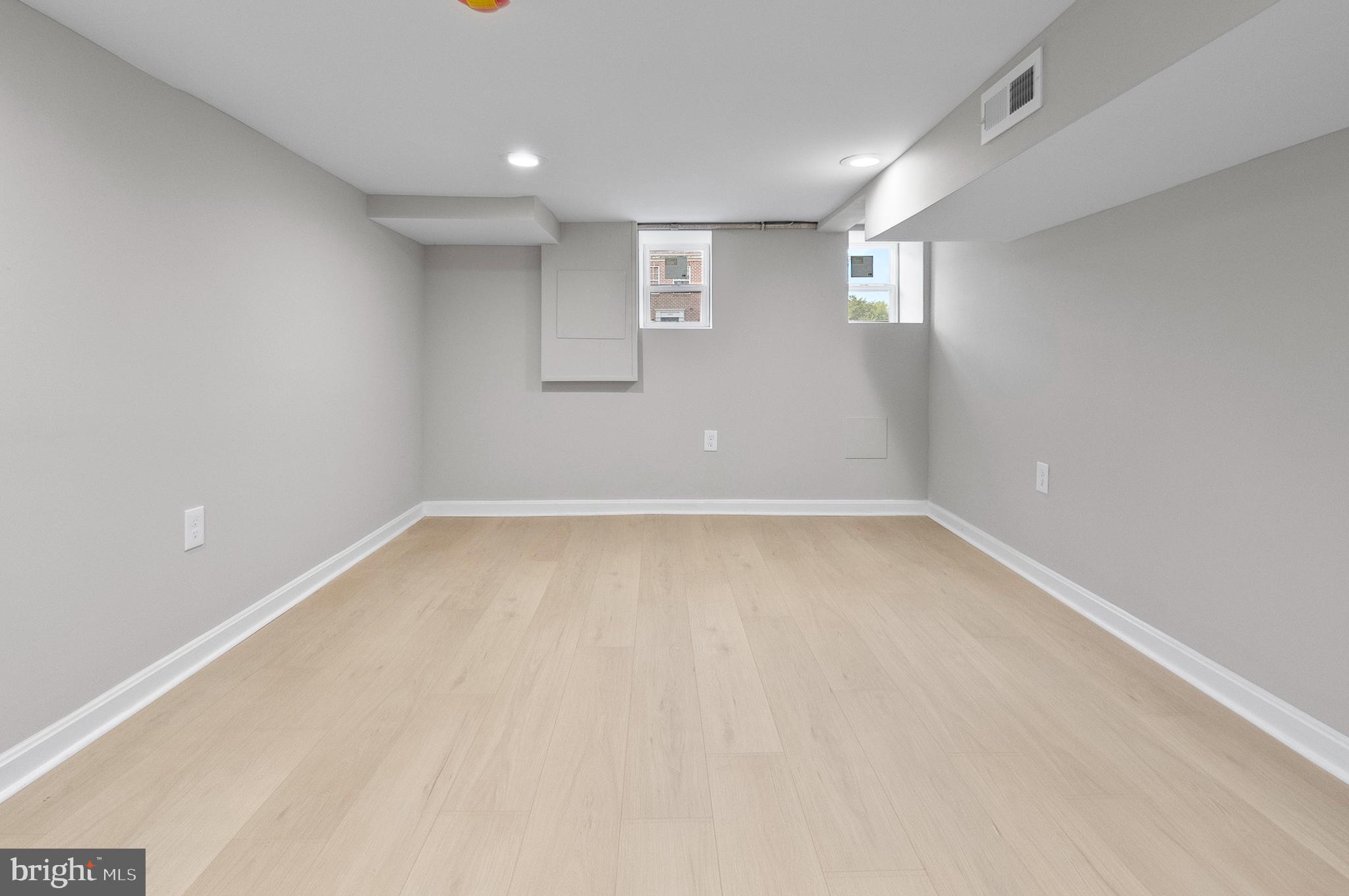 SANDTOWN-WINCHESTER - Residential