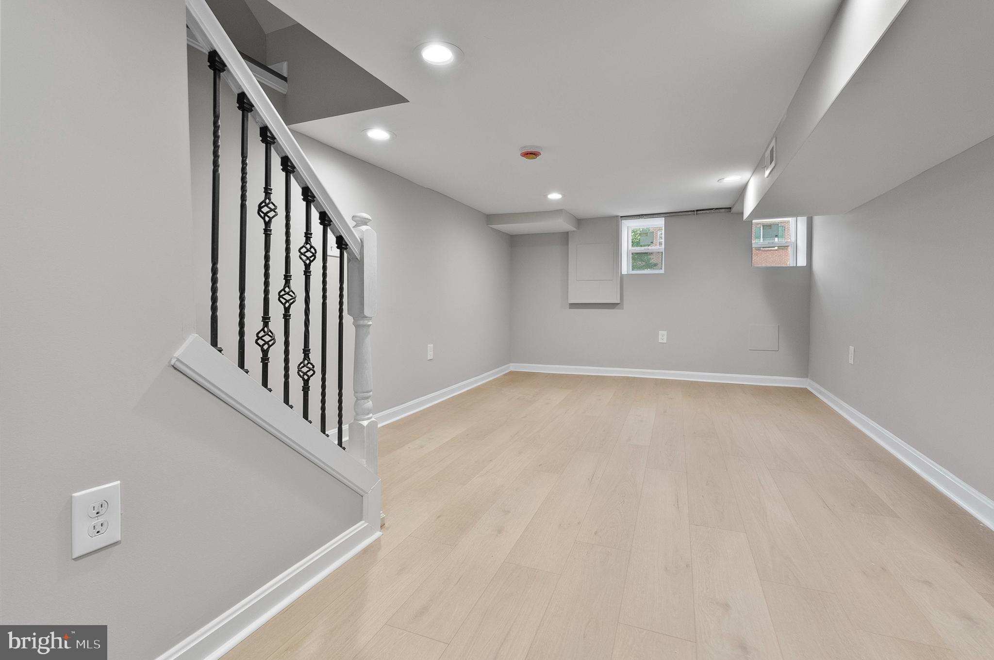 SANDTOWN-WINCHESTER - Residential