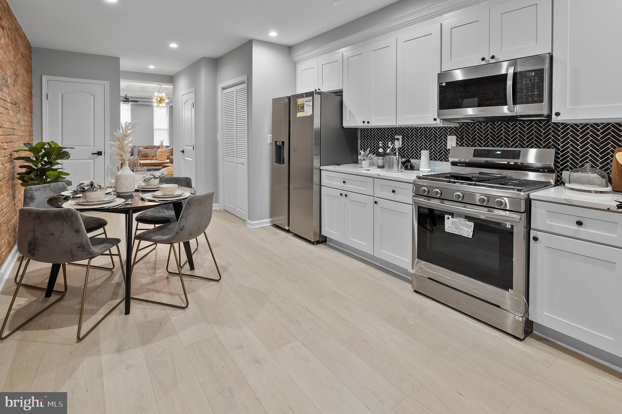 SANDTOWN-WINCHESTER - Residential