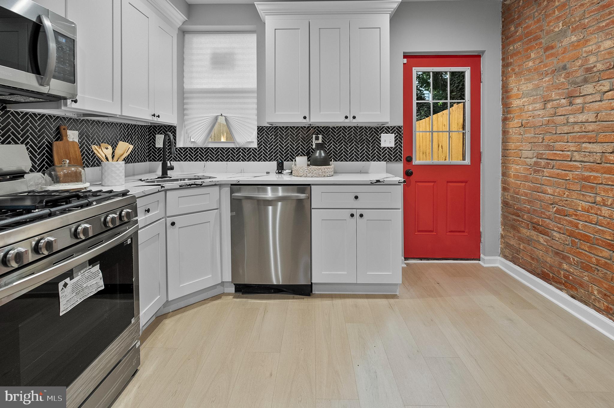 SANDTOWN-WINCHESTER - Residential