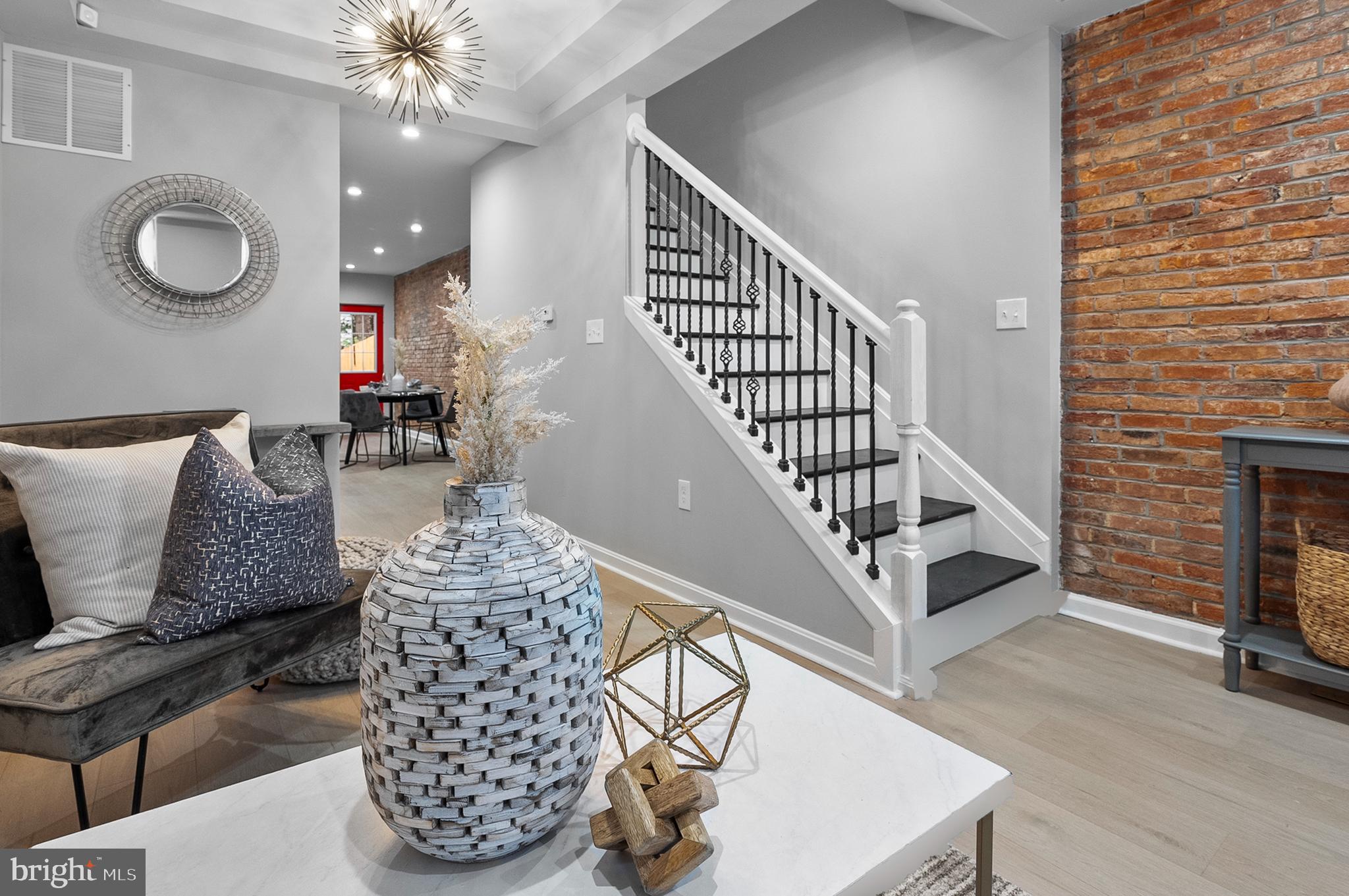SANDTOWN-WINCHESTER - Residential