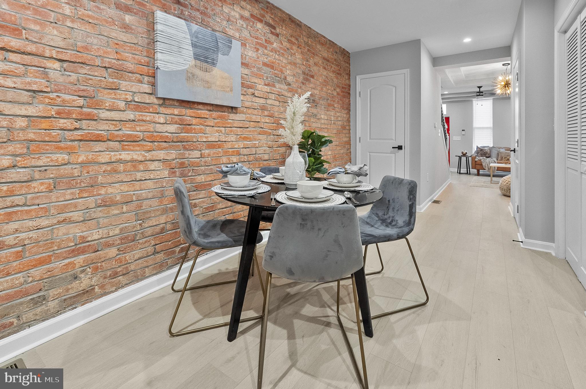 SANDTOWN-WINCHESTER - Residential