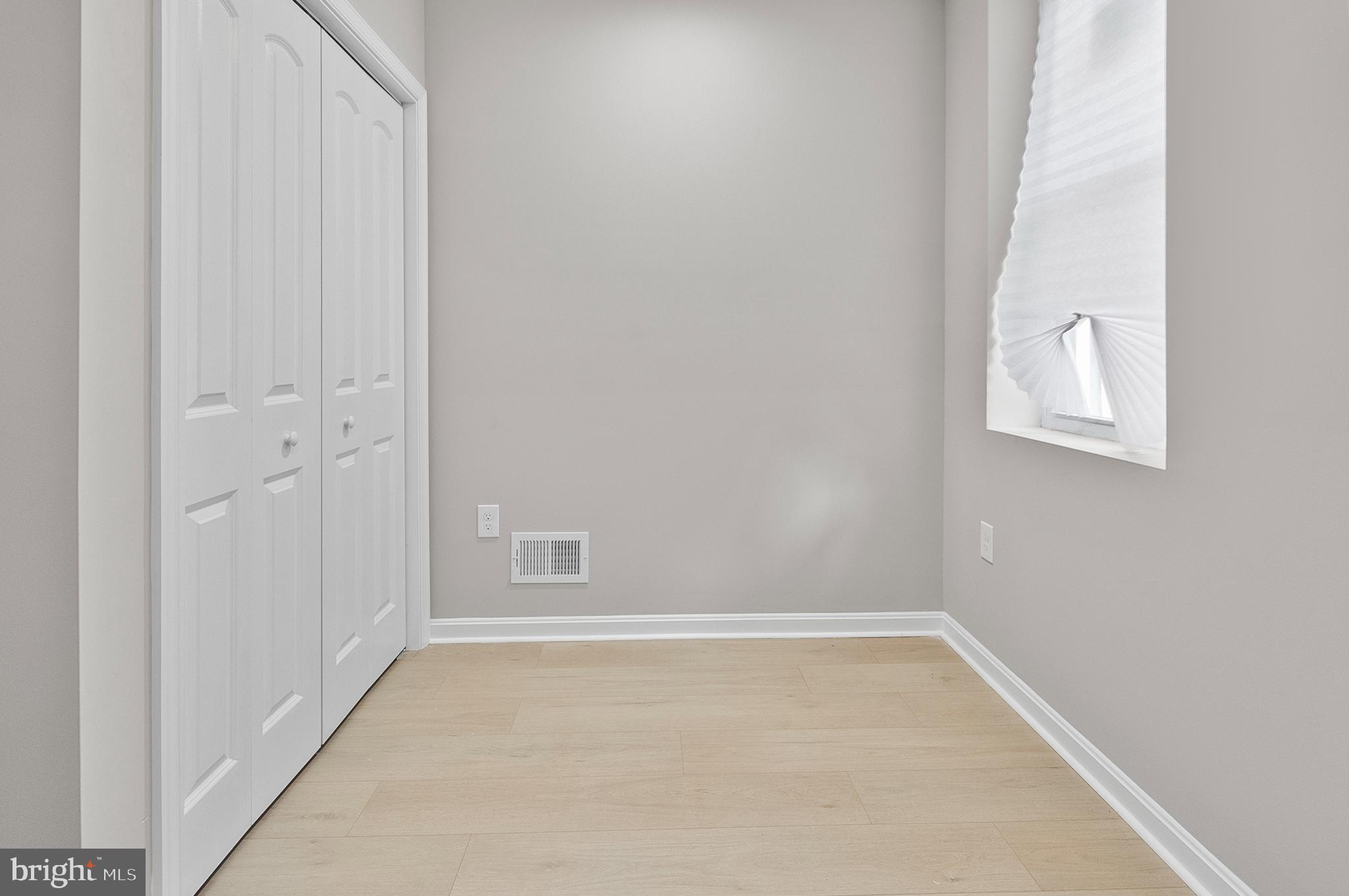 SANDTOWN-WINCHESTER - Residential