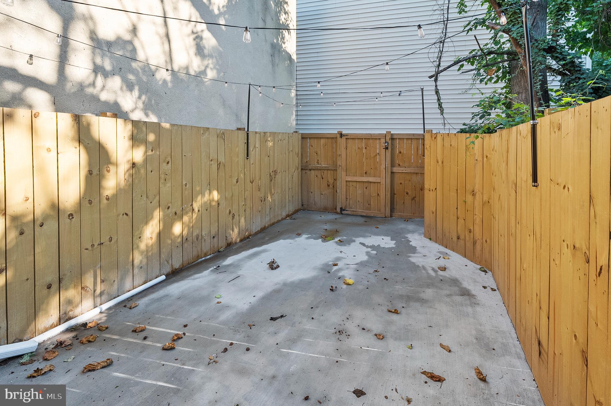 SANDTOWN-WINCHESTER - Residential